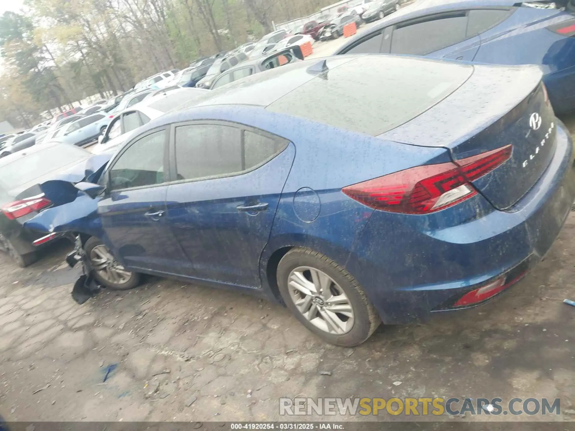 14 Photograph of a damaged car 5NPD84LF0KH439822 HYUNDAI ELANTRA 2019