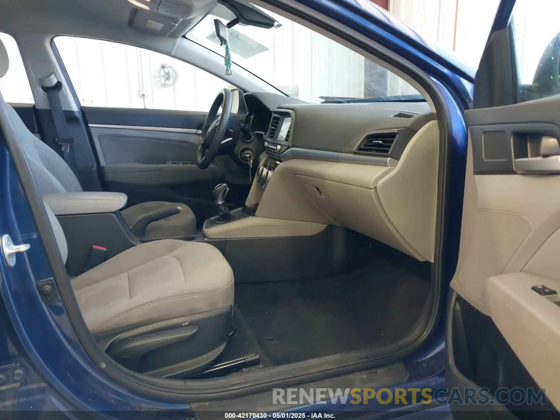 5 Photograph of a damaged car 5NPD84LF0KH441473 HYUNDAI ELANTRA 2019