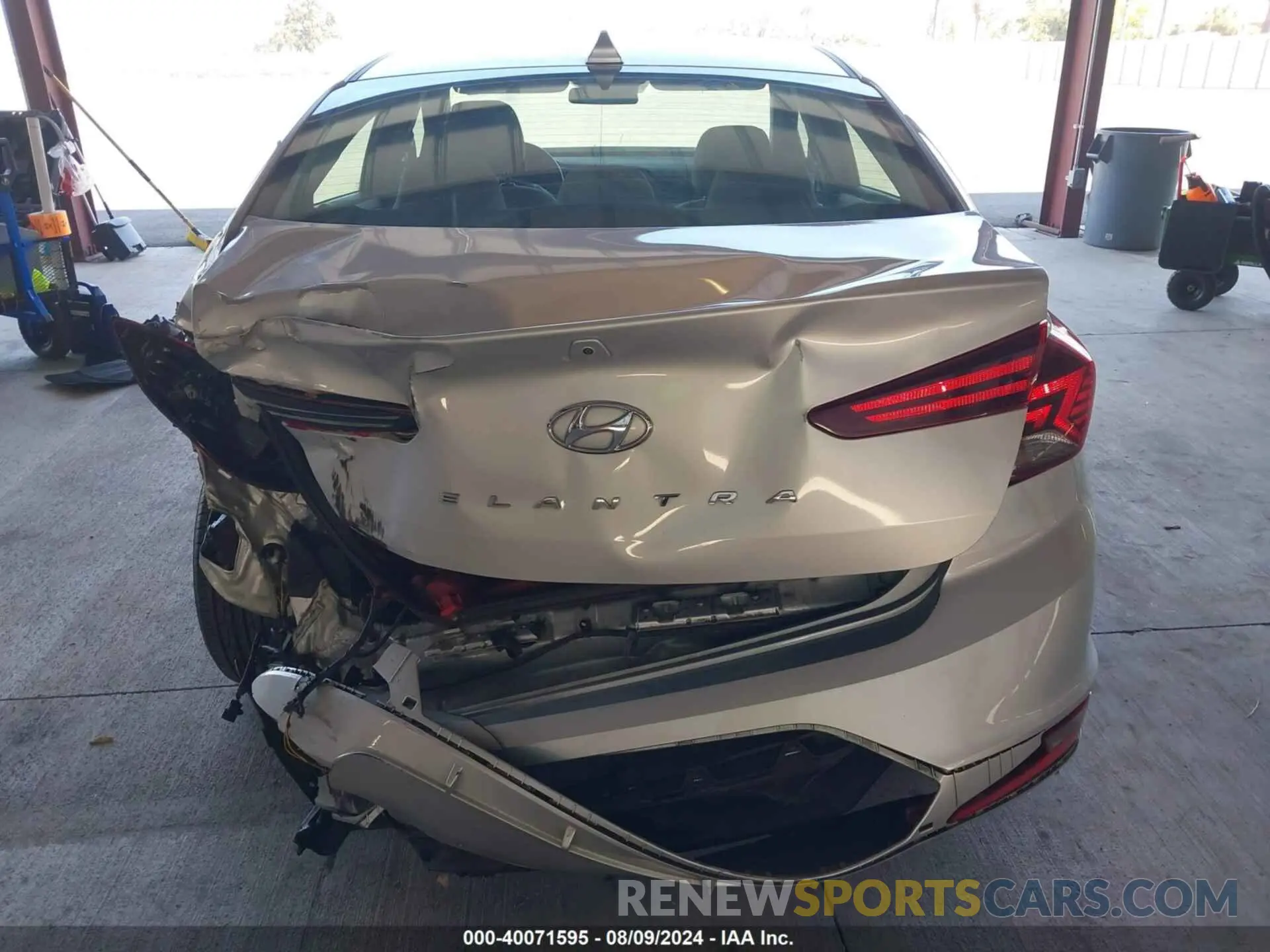 17 Photograph of a damaged car 5NPD84LF0KH455874 HYUNDAI ELANTRA 2019