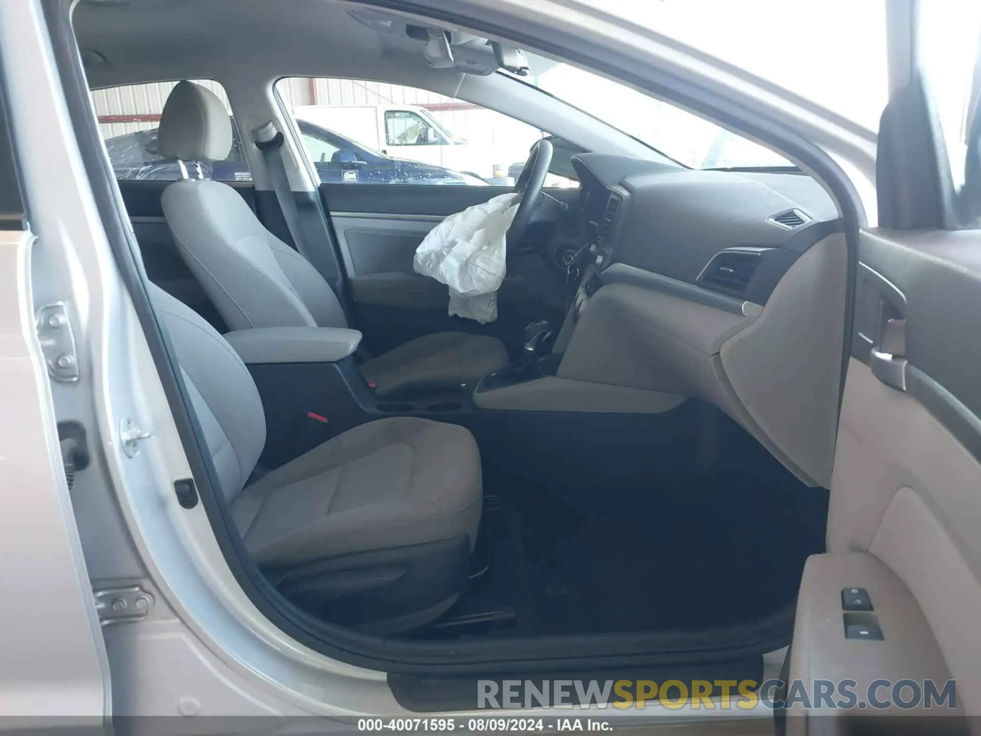 5 Photograph of a damaged car 5NPD84LF0KH455874 HYUNDAI ELANTRA 2019