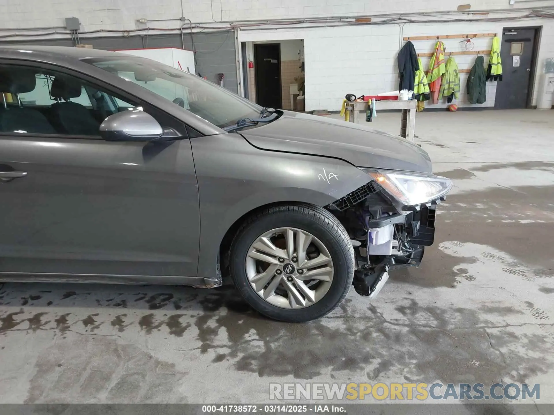 19 Photograph of a damaged car 5NPD84LF0KH462050 HYUNDAI ELANTRA 2019
