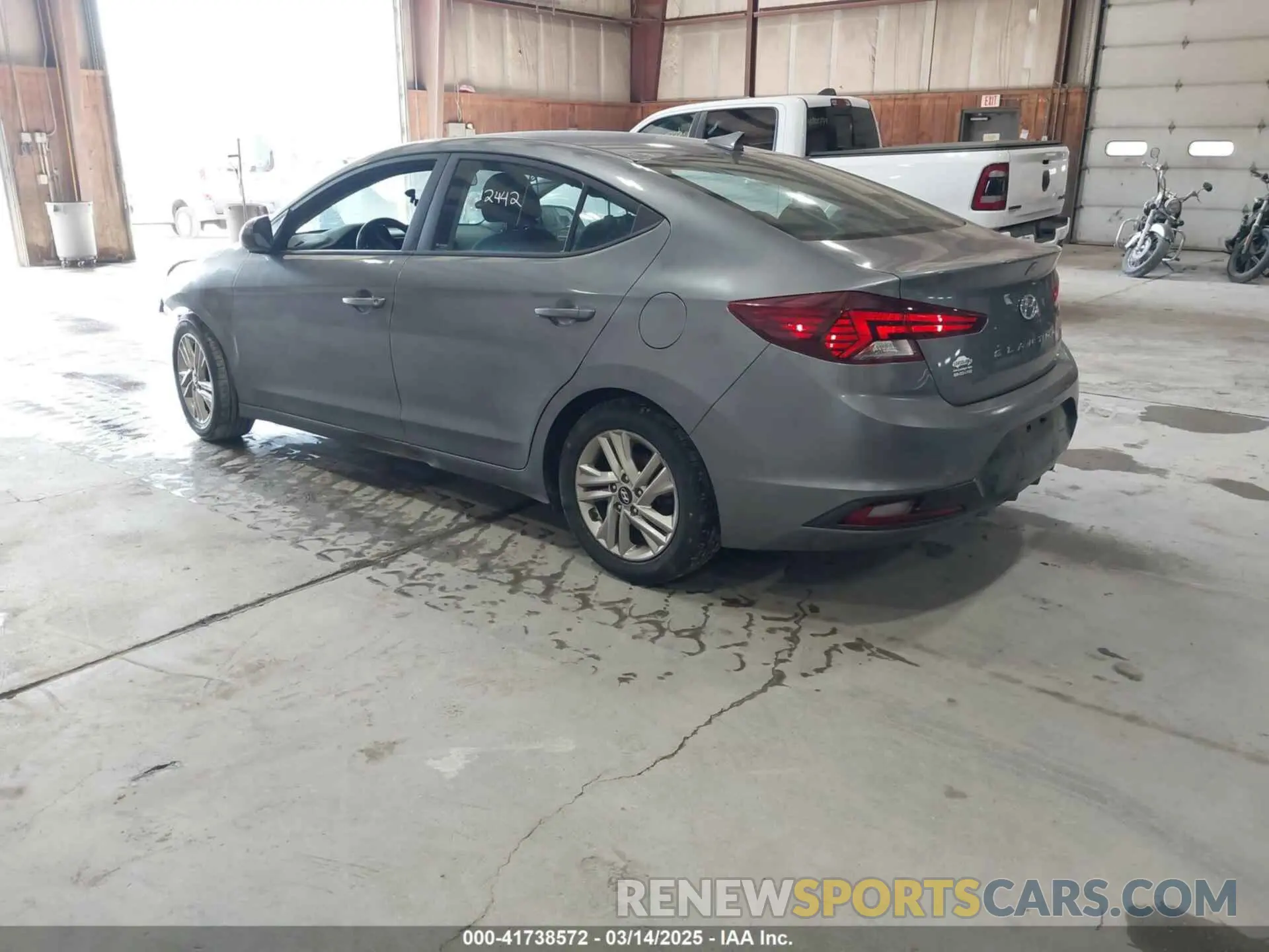 3 Photograph of a damaged car 5NPD84LF0KH462050 HYUNDAI ELANTRA 2019