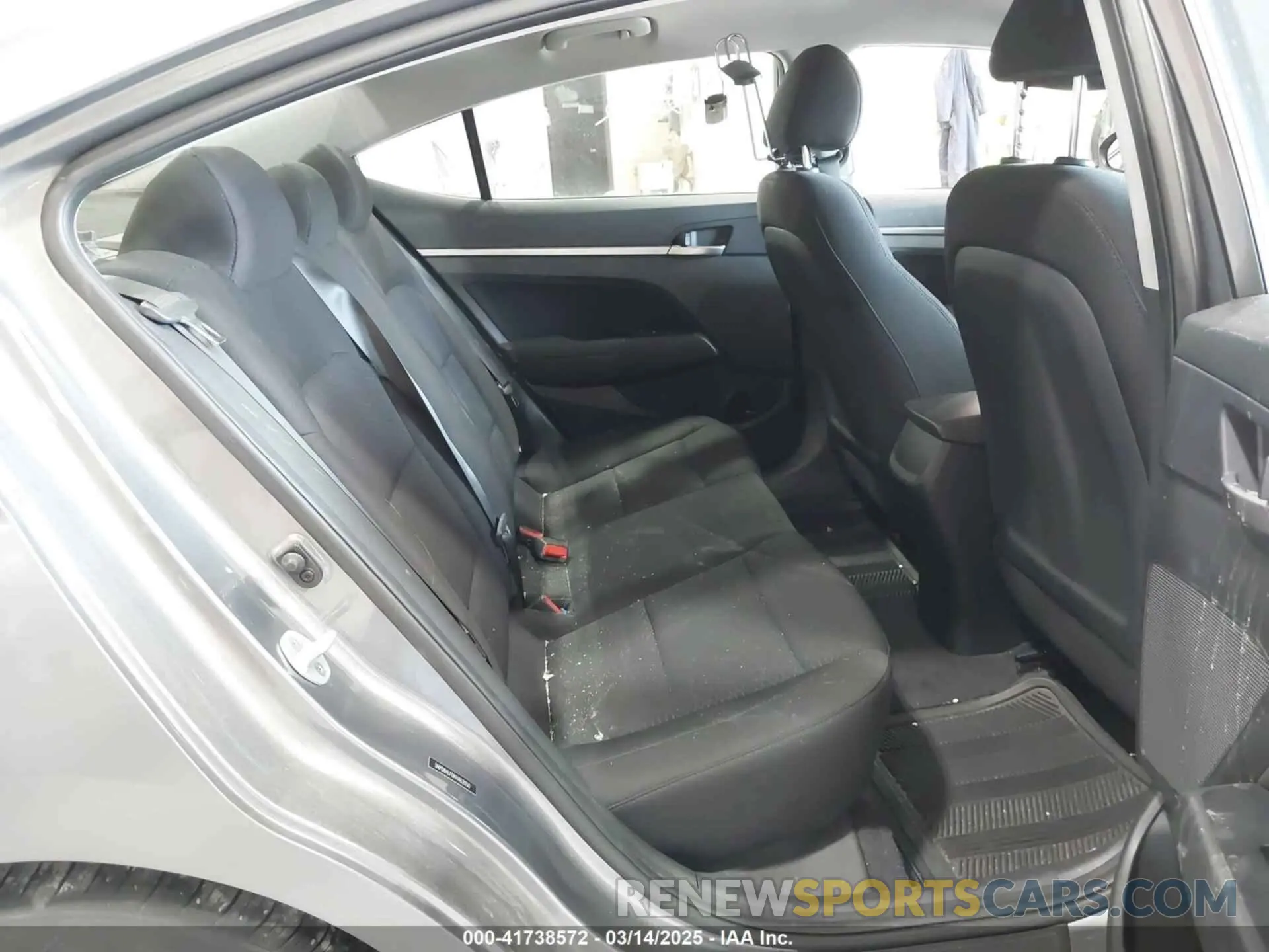 8 Photograph of a damaged car 5NPD84LF0KH462050 HYUNDAI ELANTRA 2019