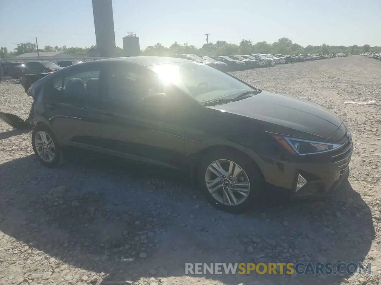4 Photograph of a damaged car 5NPD84LF0KH463165 HYUNDAI ELANTRA 2019