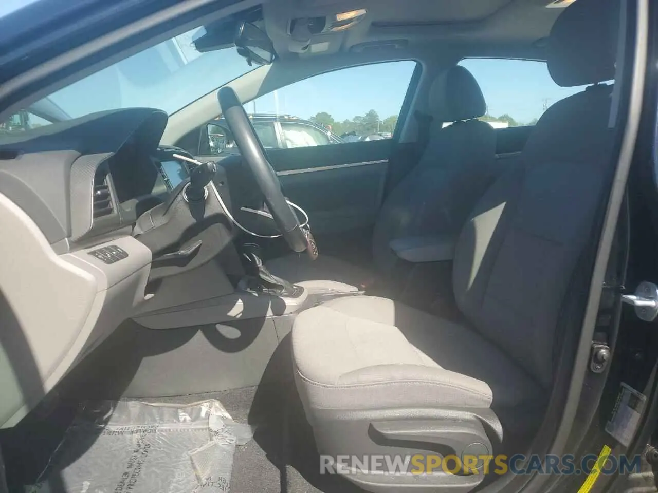 7 Photograph of a damaged car 5NPD84LF0KH463165 HYUNDAI ELANTRA 2019