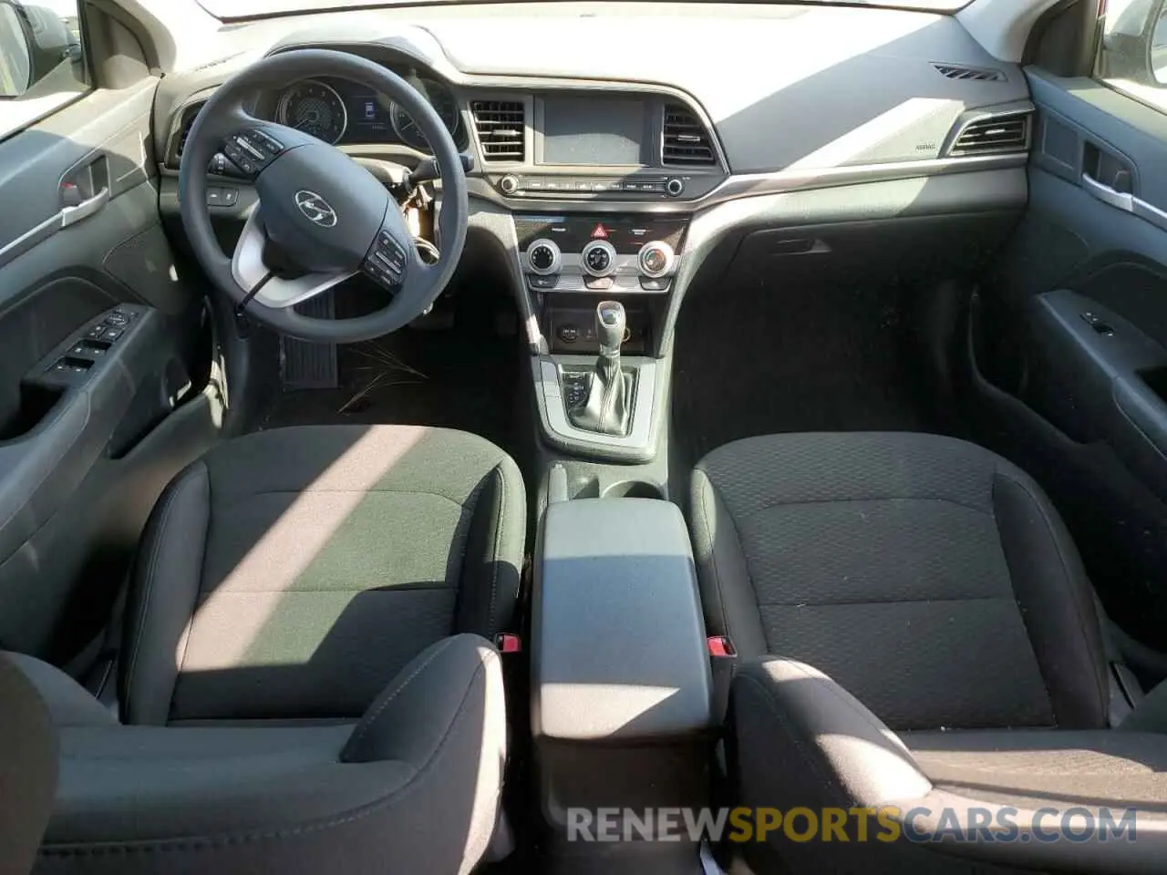 8 Photograph of a damaged car 5NPD84LF0KH470911 HYUNDAI ELANTRA 2019