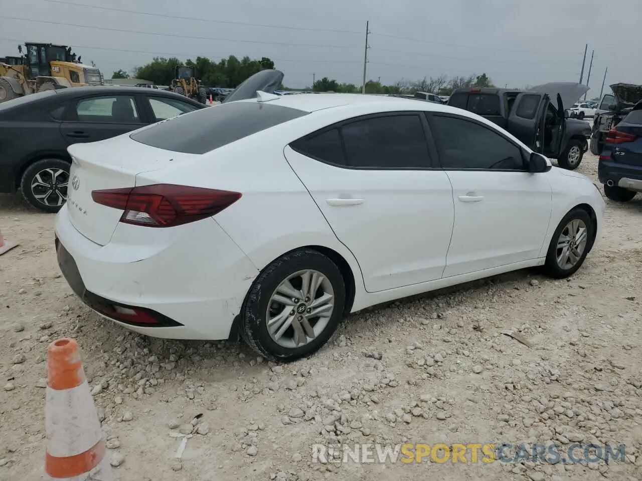 3 Photograph of a damaged car 5NPD84LF0KH475574 HYUNDAI ELANTRA 2019