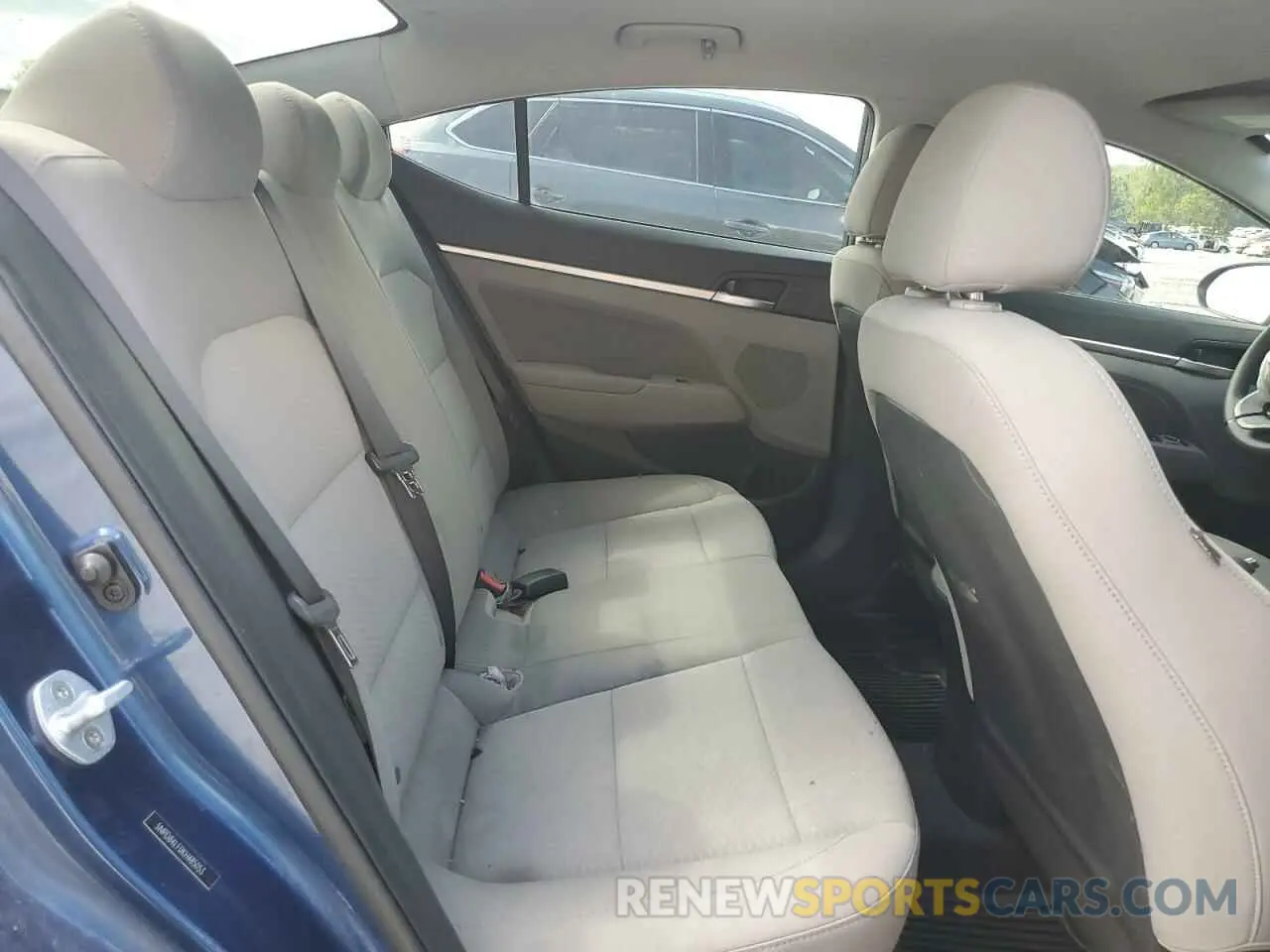10 Photograph of a damaged car 5NPD84LF0KH485053 HYUNDAI ELANTRA 2019