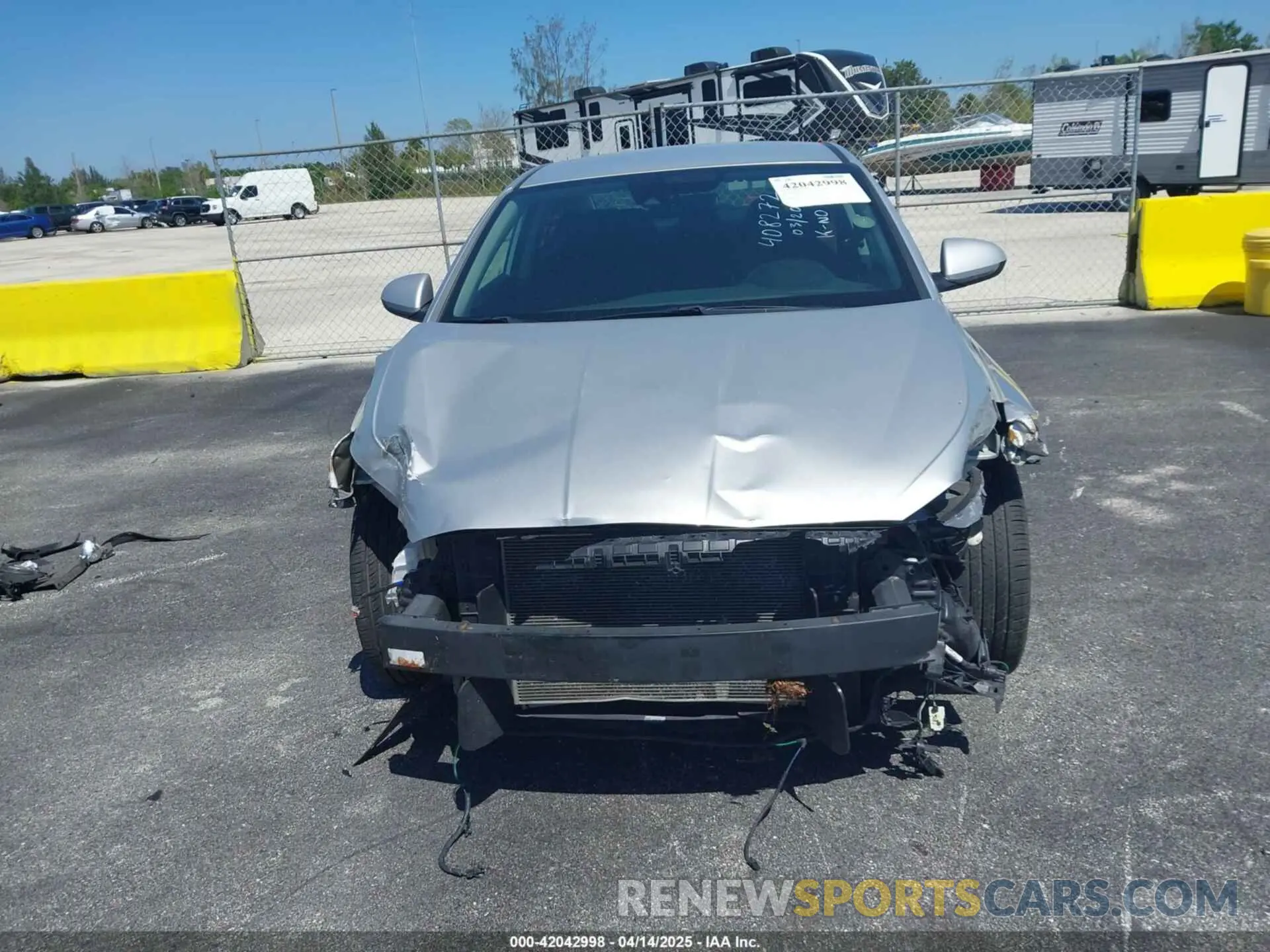 13 Photograph of a damaged car 5NPD84LF1KH408272 HYUNDAI ELANTRA 2019