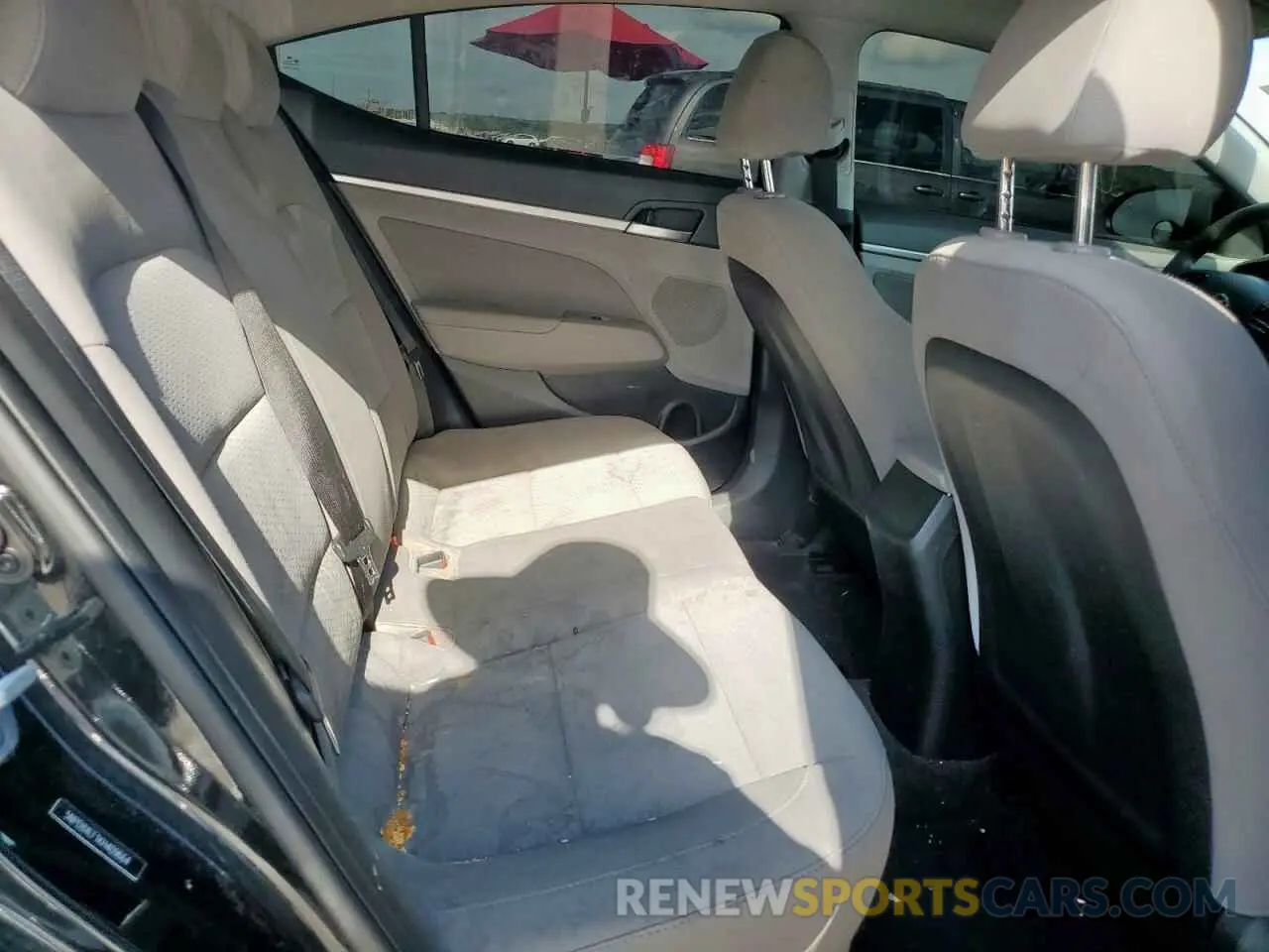 10 Photograph of a damaged car 5NPD84LF1KH409664 HYUNDAI ELANTRA 2019
