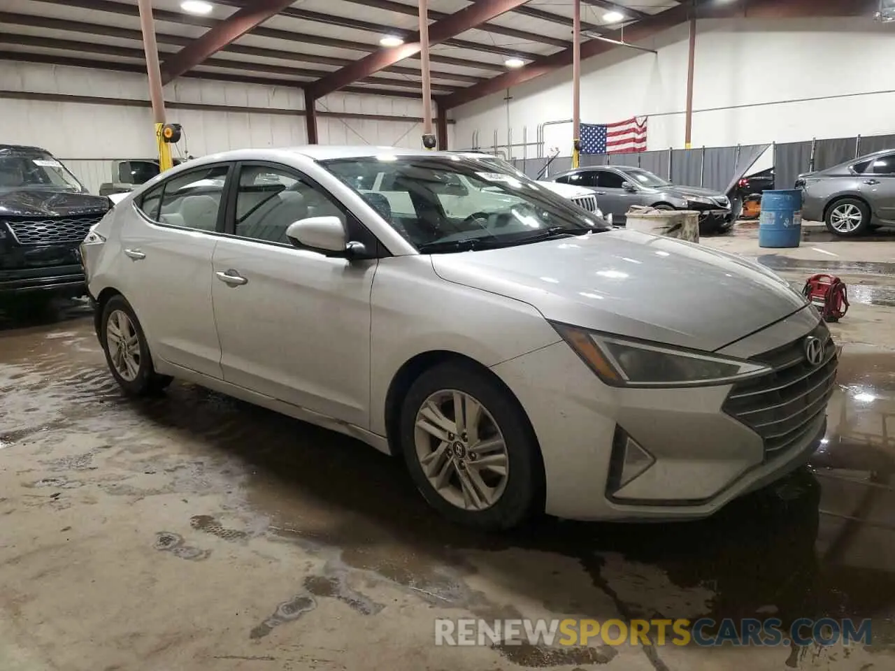 4 Photograph of a damaged car 5NPD84LF1KH412225 HYUNDAI ELANTRA 2019