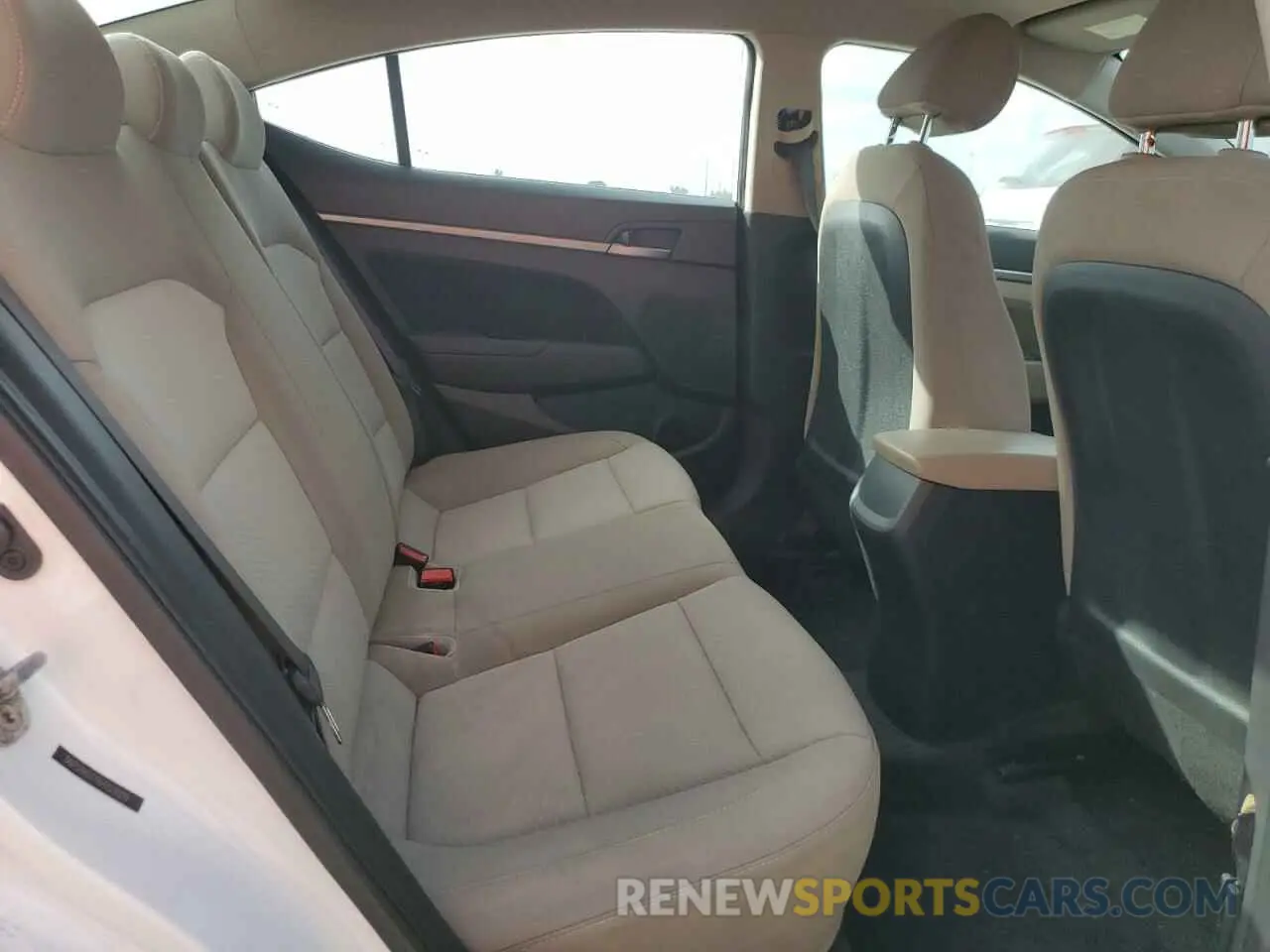 10 Photograph of a damaged car 5NPD84LF1KH420020 HYUNDAI ELANTRA 2019