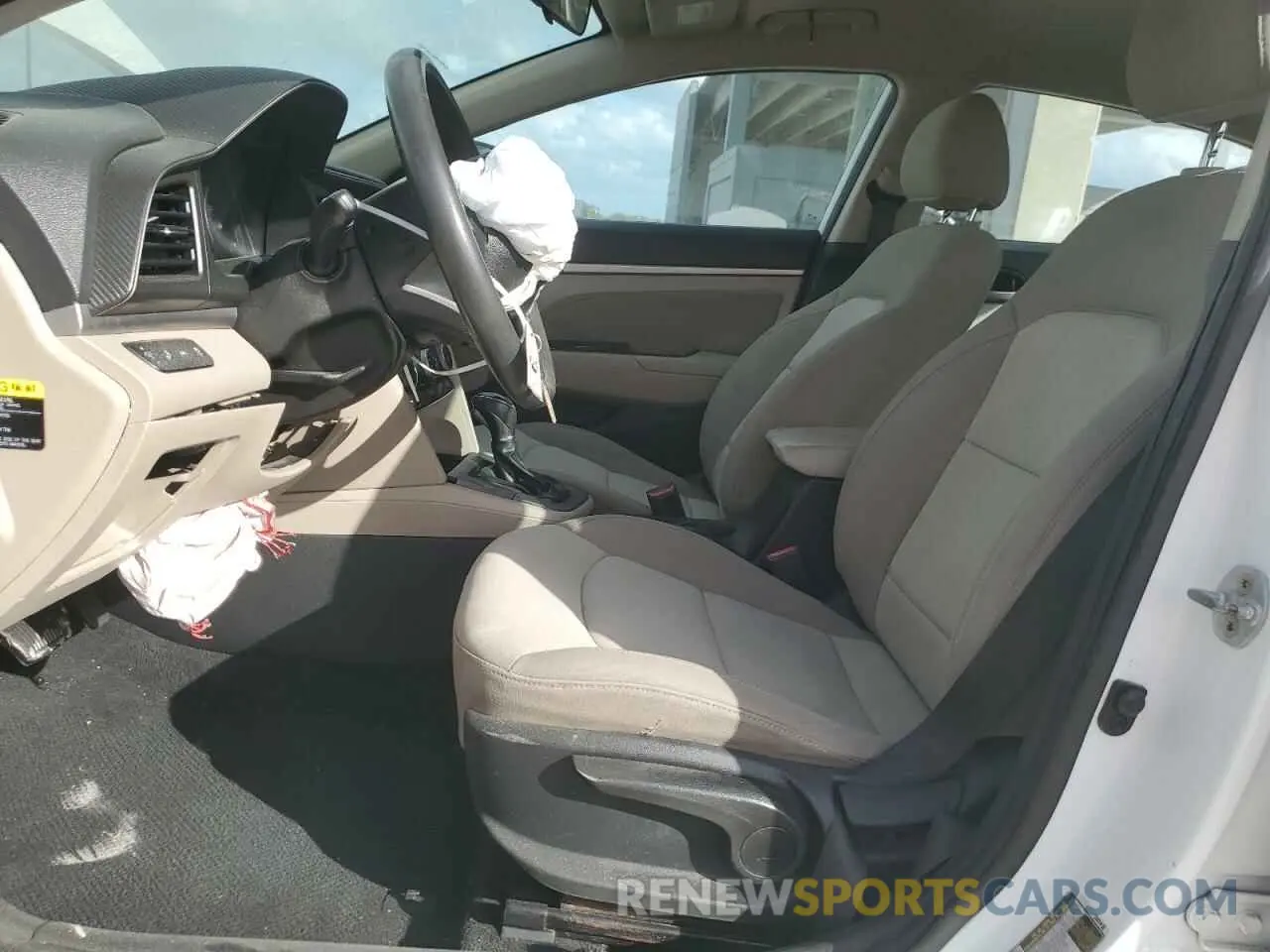 7 Photograph of a damaged car 5NPD84LF1KH420020 HYUNDAI ELANTRA 2019
