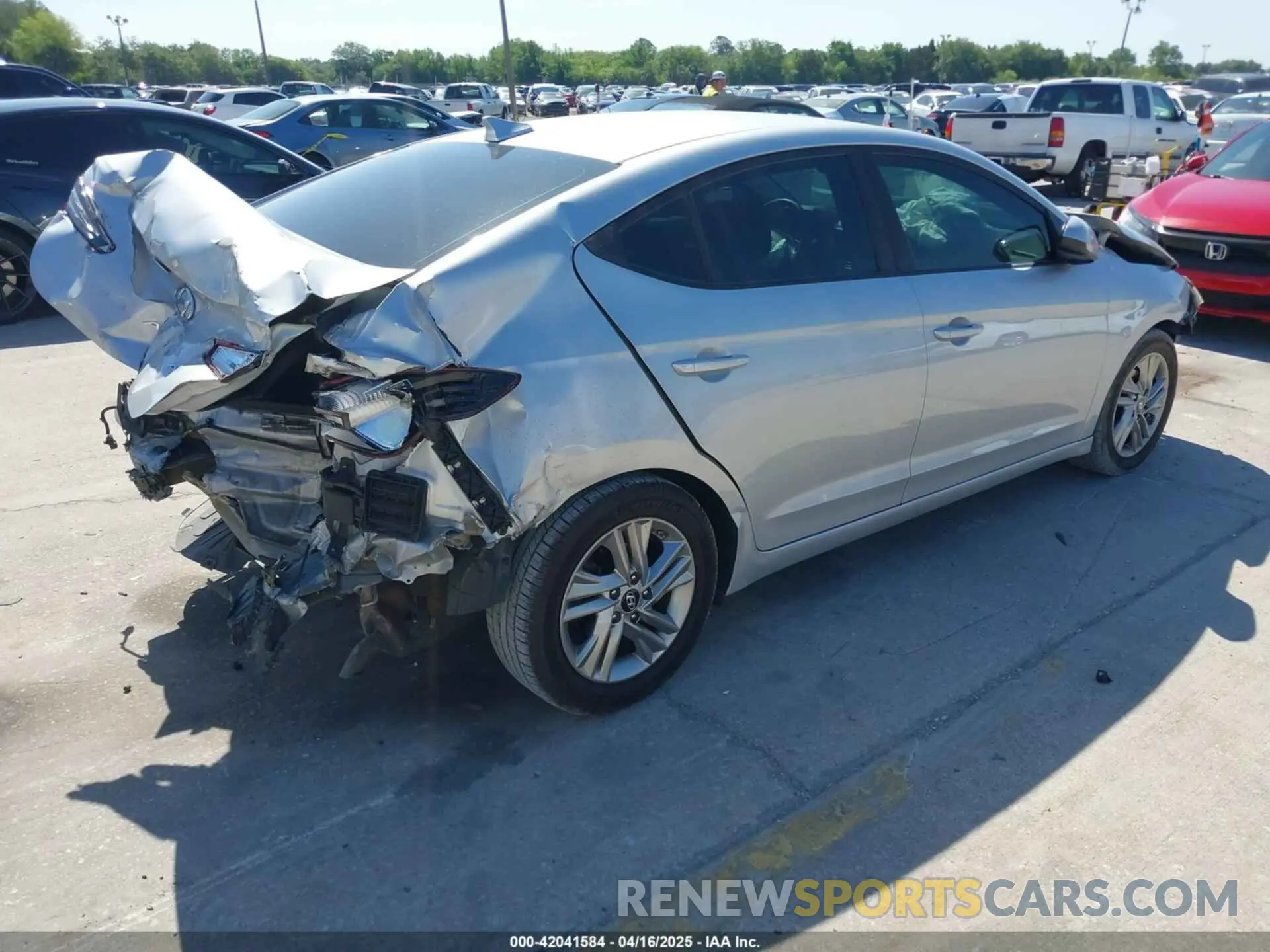 4 Photograph of a damaged car 5NPD84LF1KH430188 HYUNDAI ELANTRA 2019