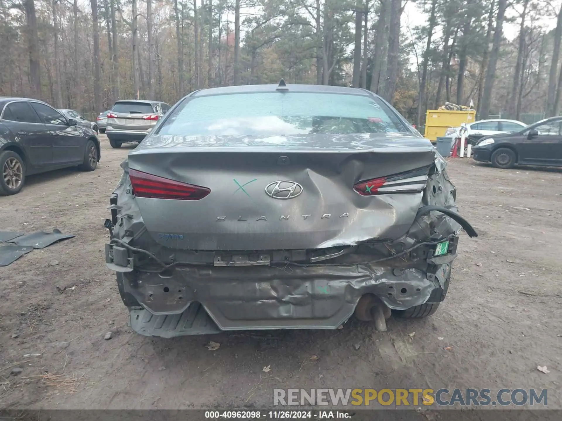 17 Photograph of a damaged car 5NPD84LF1KH443667 HYUNDAI ELANTRA 2019