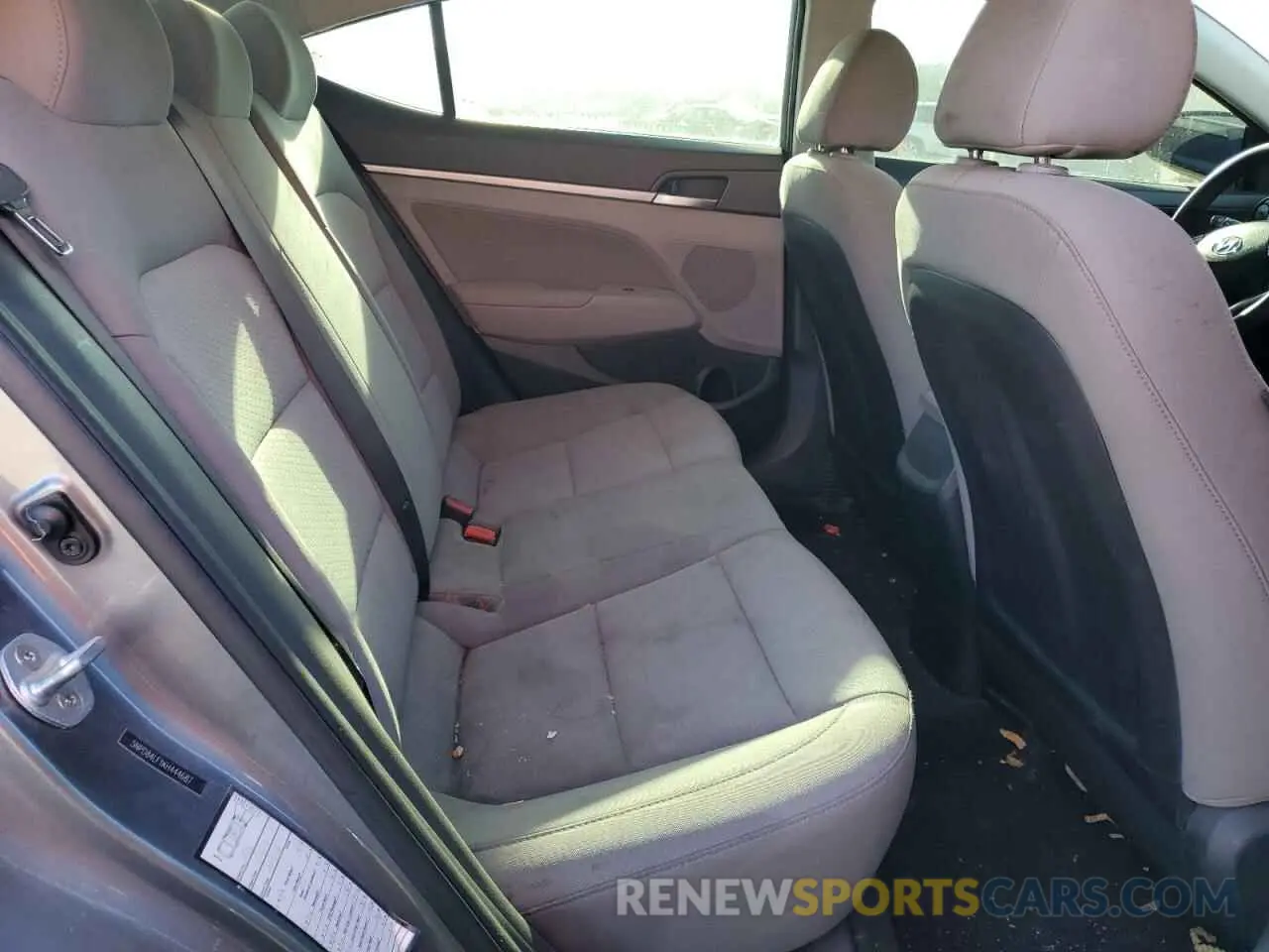 10 Photograph of a damaged car 5NPD84LF1KH444687 HYUNDAI ELANTRA 2019