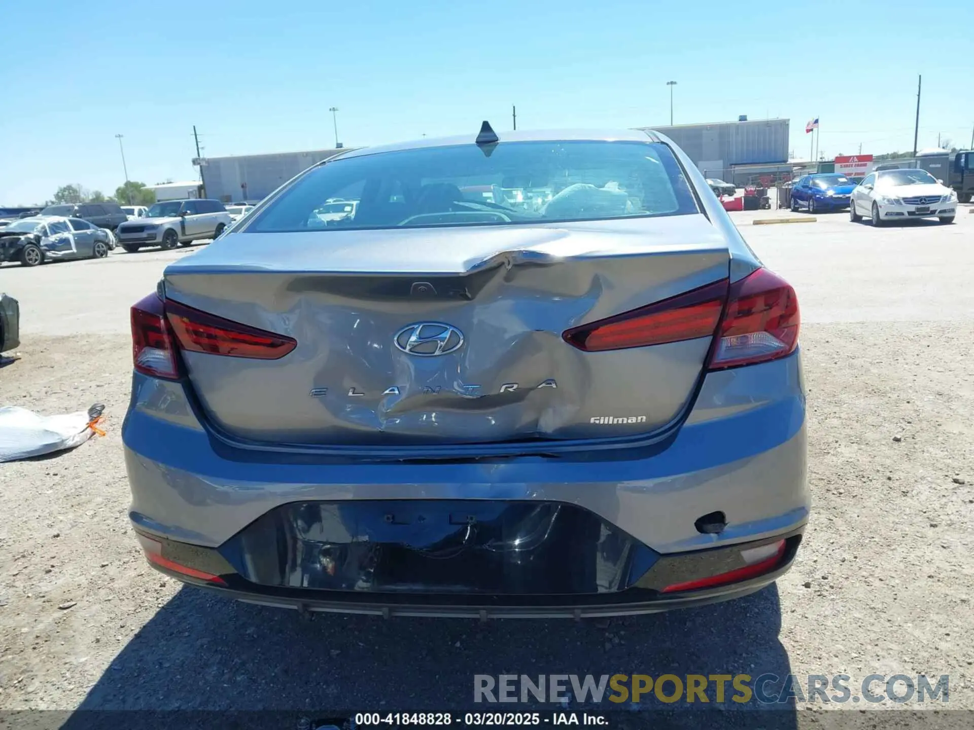 17 Photograph of a damaged car 5NPD84LF1KH457469 HYUNDAI ELANTRA 2019