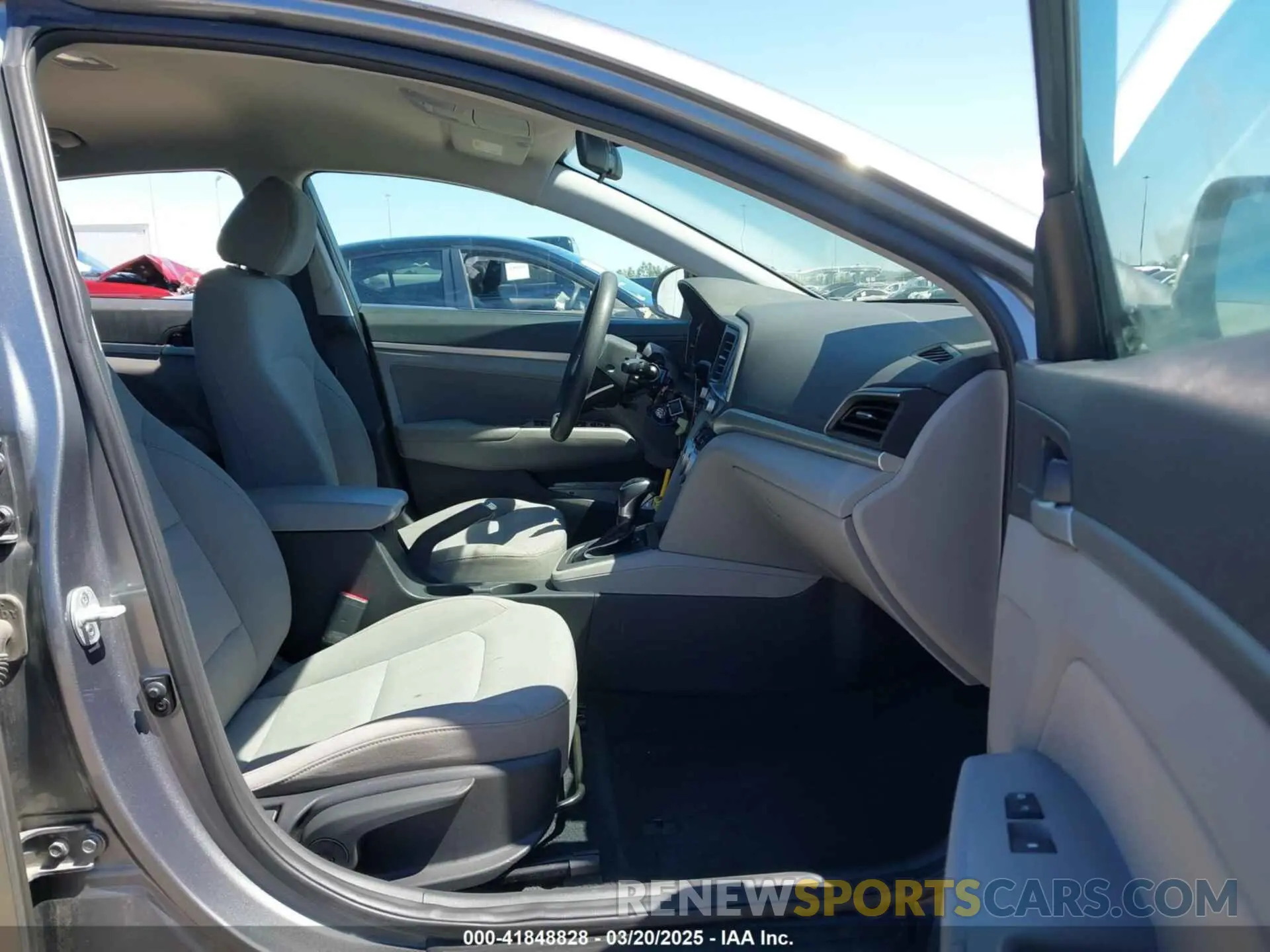 5 Photograph of a damaged car 5NPD84LF1KH457469 HYUNDAI ELANTRA 2019