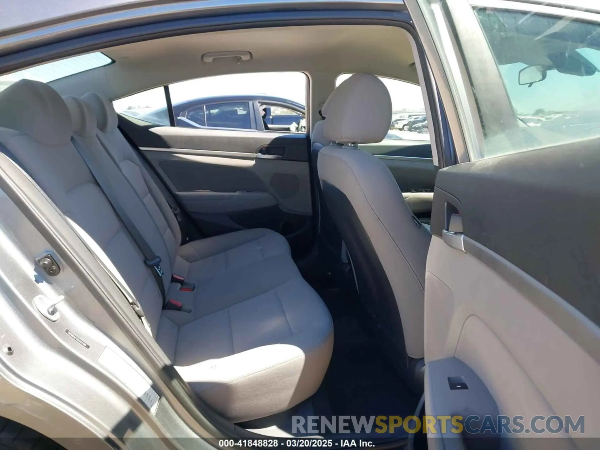 8 Photograph of a damaged car 5NPD84LF1KH457469 HYUNDAI ELANTRA 2019