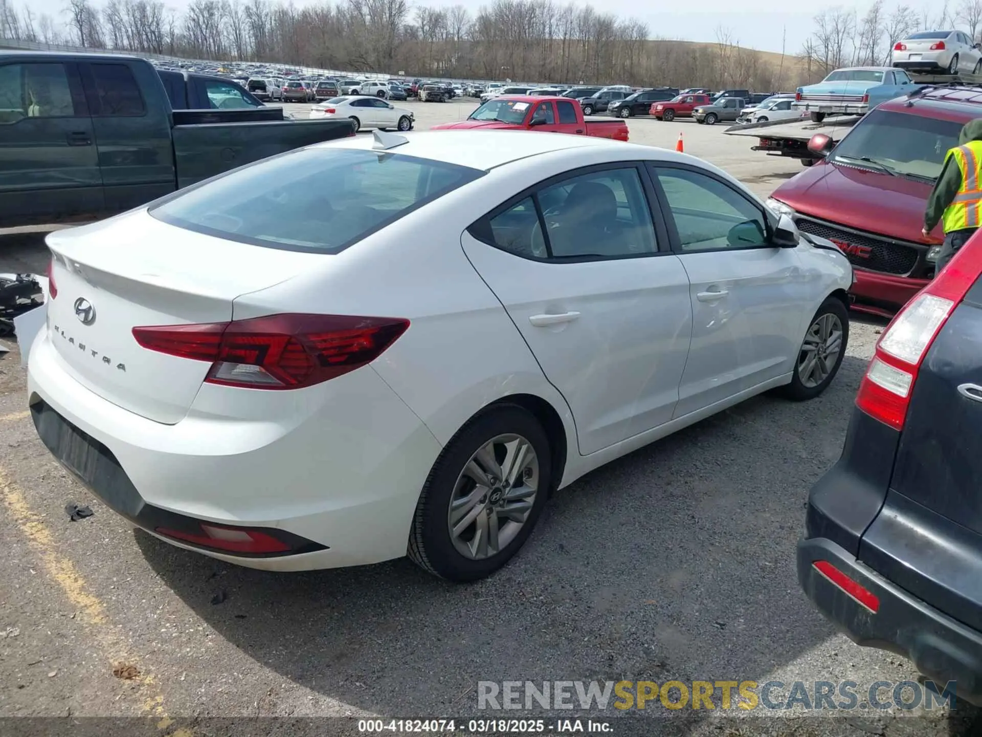 4 Photograph of a damaged car 5NPD84LF1KH478810 HYUNDAI ELANTRA 2019