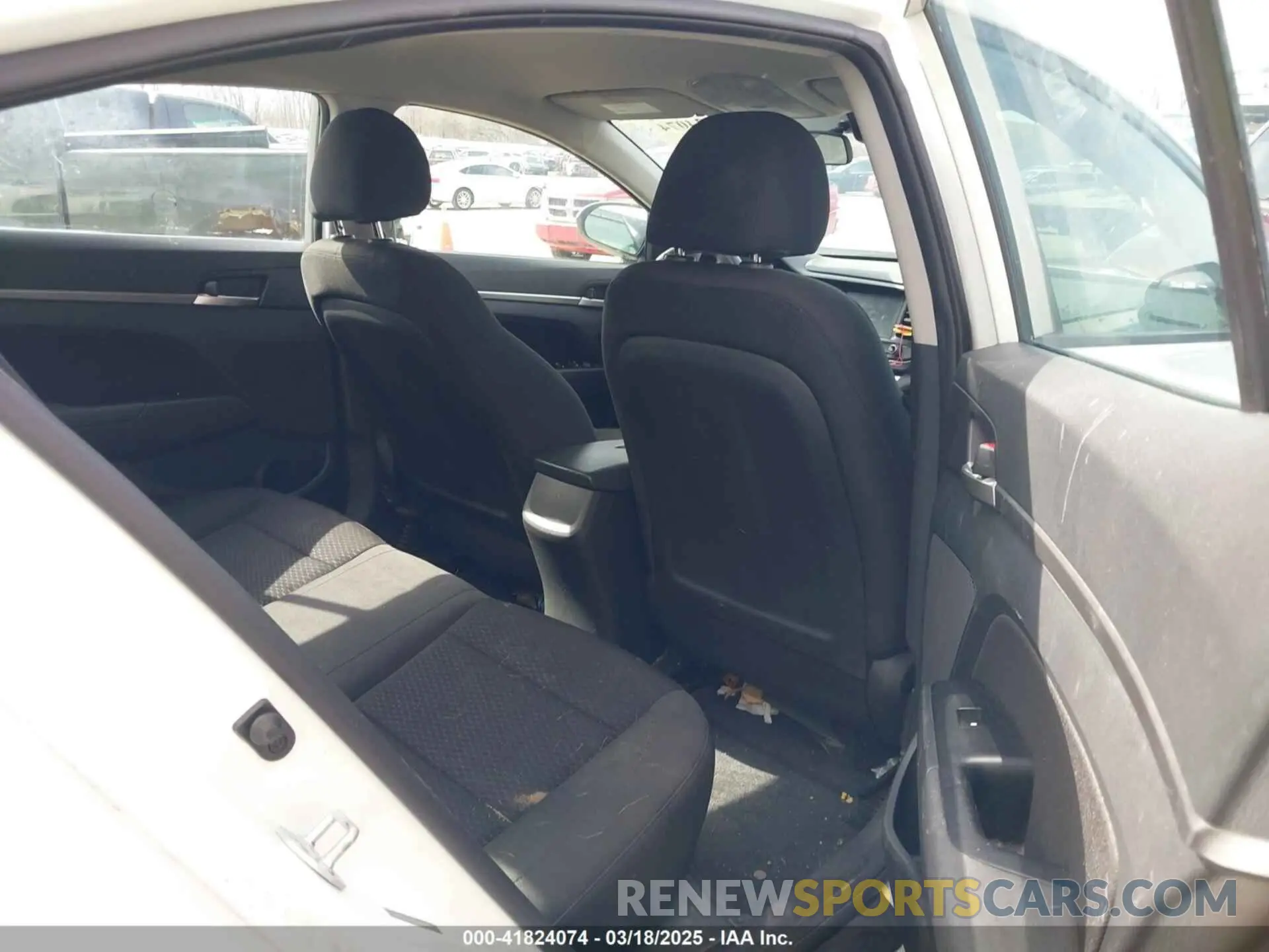 8 Photograph of a damaged car 5NPD84LF1KH478810 HYUNDAI ELANTRA 2019