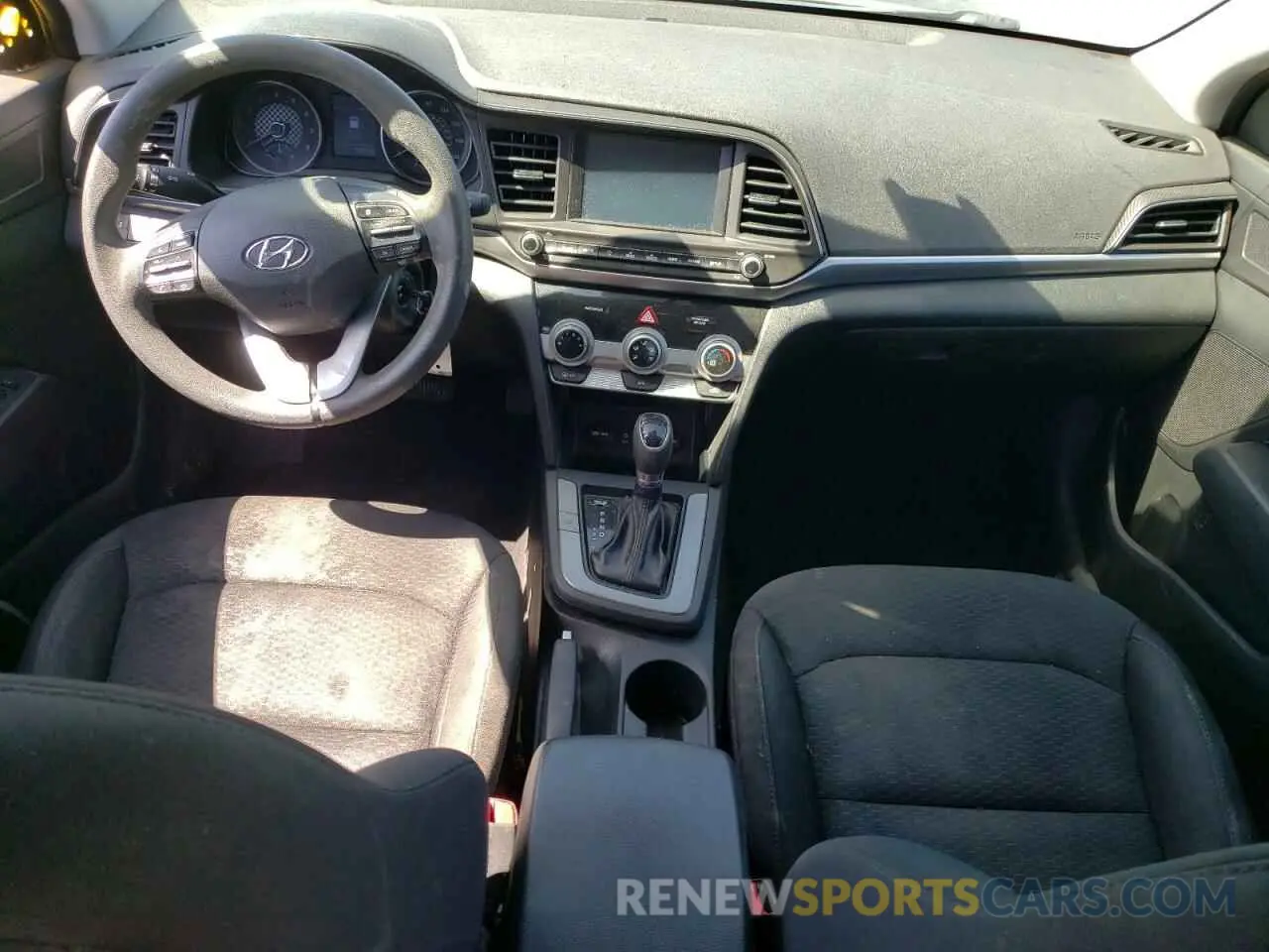 8 Photograph of a damaged car 5NPD84LF2KH405588 HYUNDAI ELANTRA 2019