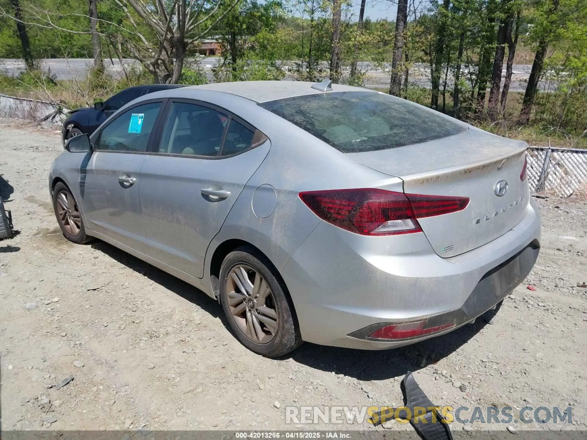 3 Photograph of a damaged car 5NPD84LF2KH413125 HYUNDAI ELANTRA 2019