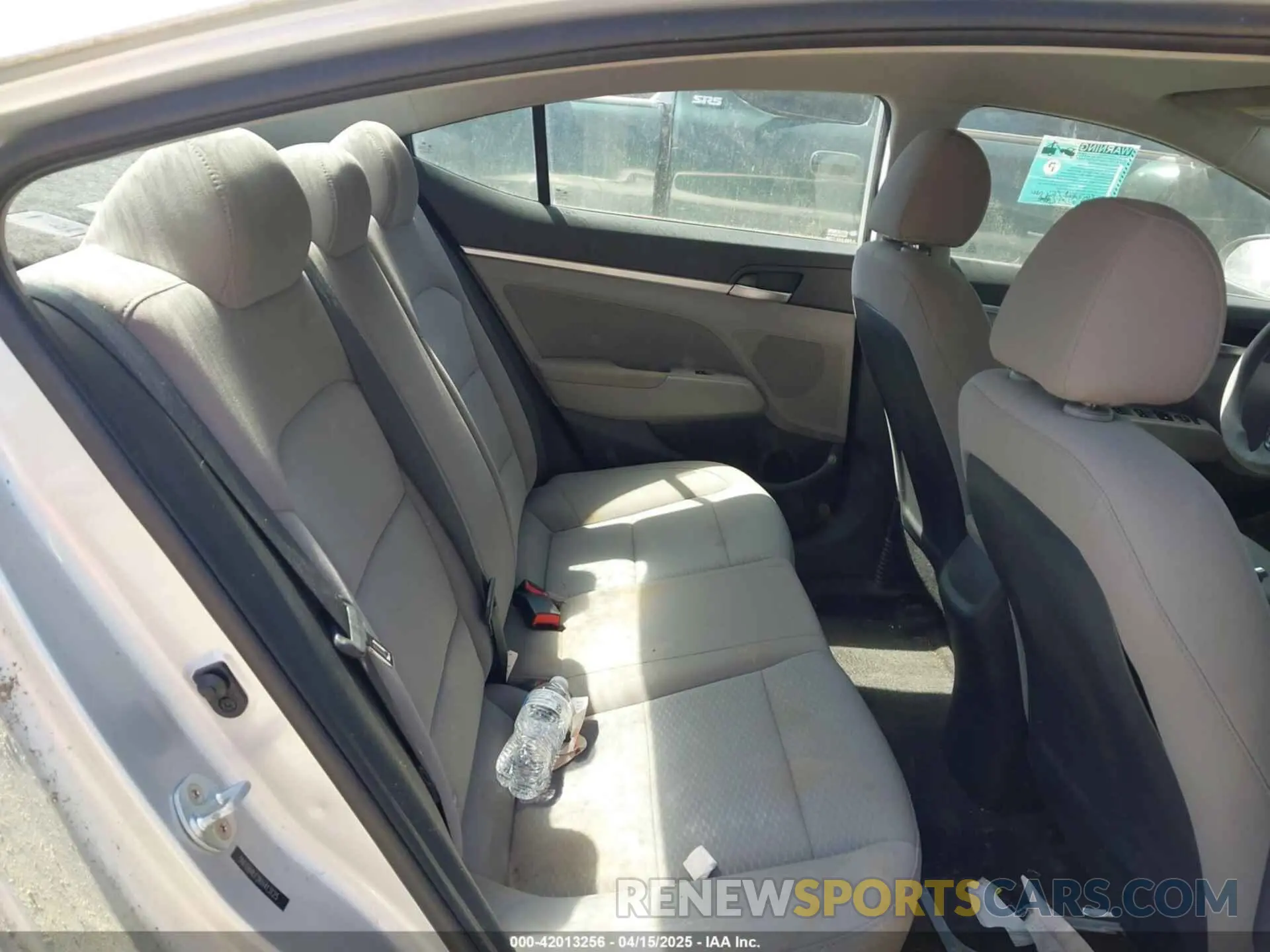 8 Photograph of a damaged car 5NPD84LF2KH413125 HYUNDAI ELANTRA 2019