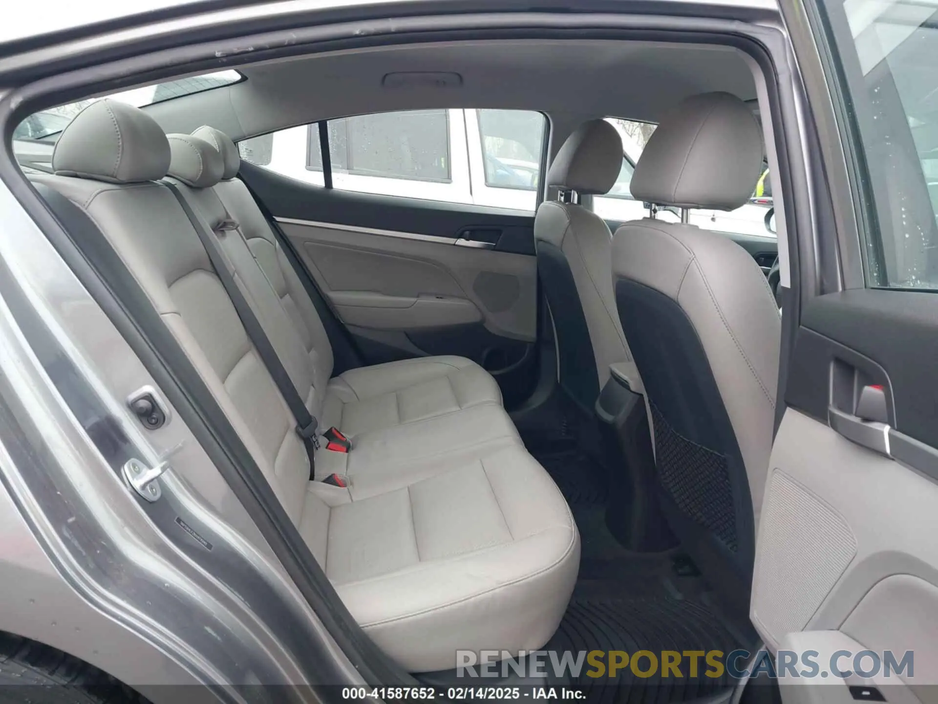 8 Photograph of a damaged car 5NPD84LF2KH414940 HYUNDAI ELANTRA 2019