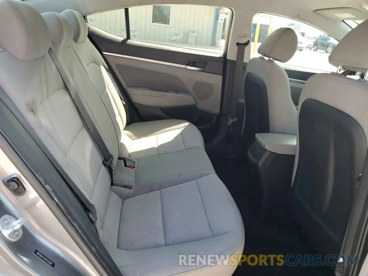 11 Photograph of a damaged car 5NPD84LF2KH422844 HYUNDAI ELANTRA 2019