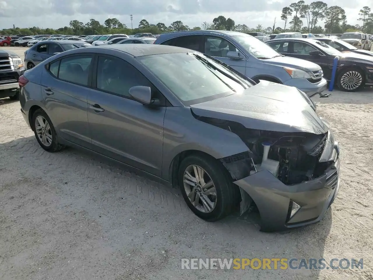 4 Photograph of a damaged car 5NPD84LF2KH422844 HYUNDAI ELANTRA 2019