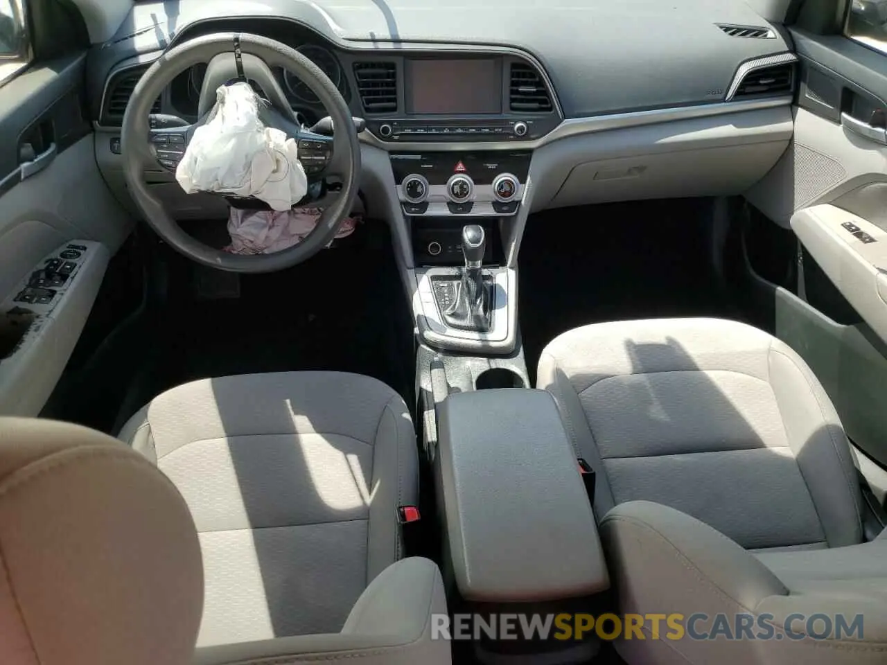 8 Photograph of a damaged car 5NPD84LF2KH422844 HYUNDAI ELANTRA 2019