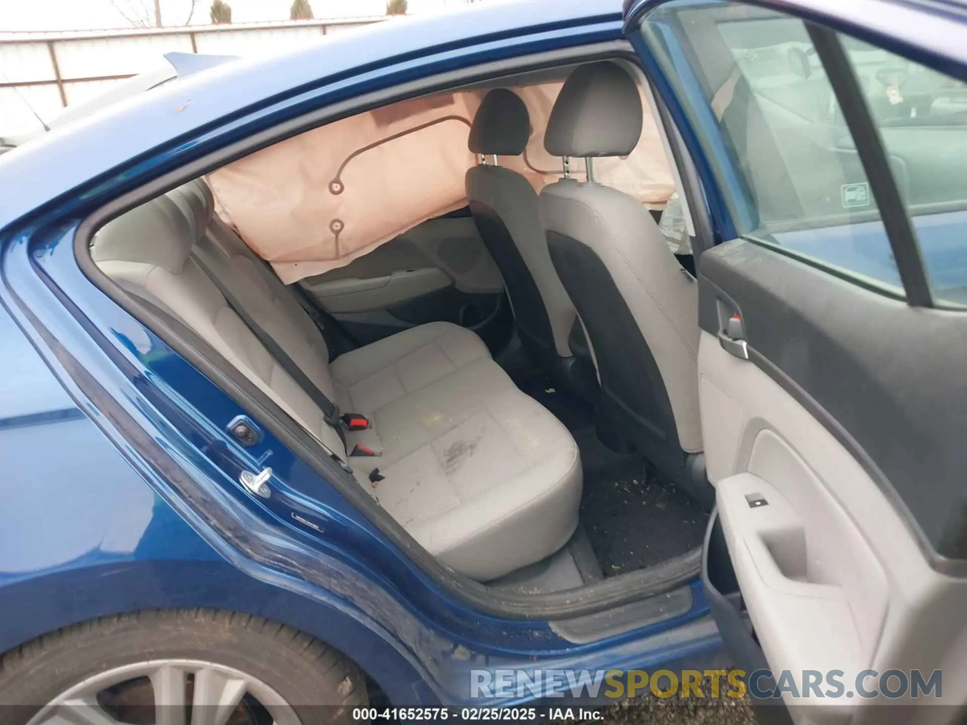 8 Photograph of a damaged car 5NPD84LF2KH438641 HYUNDAI ELANTRA 2019