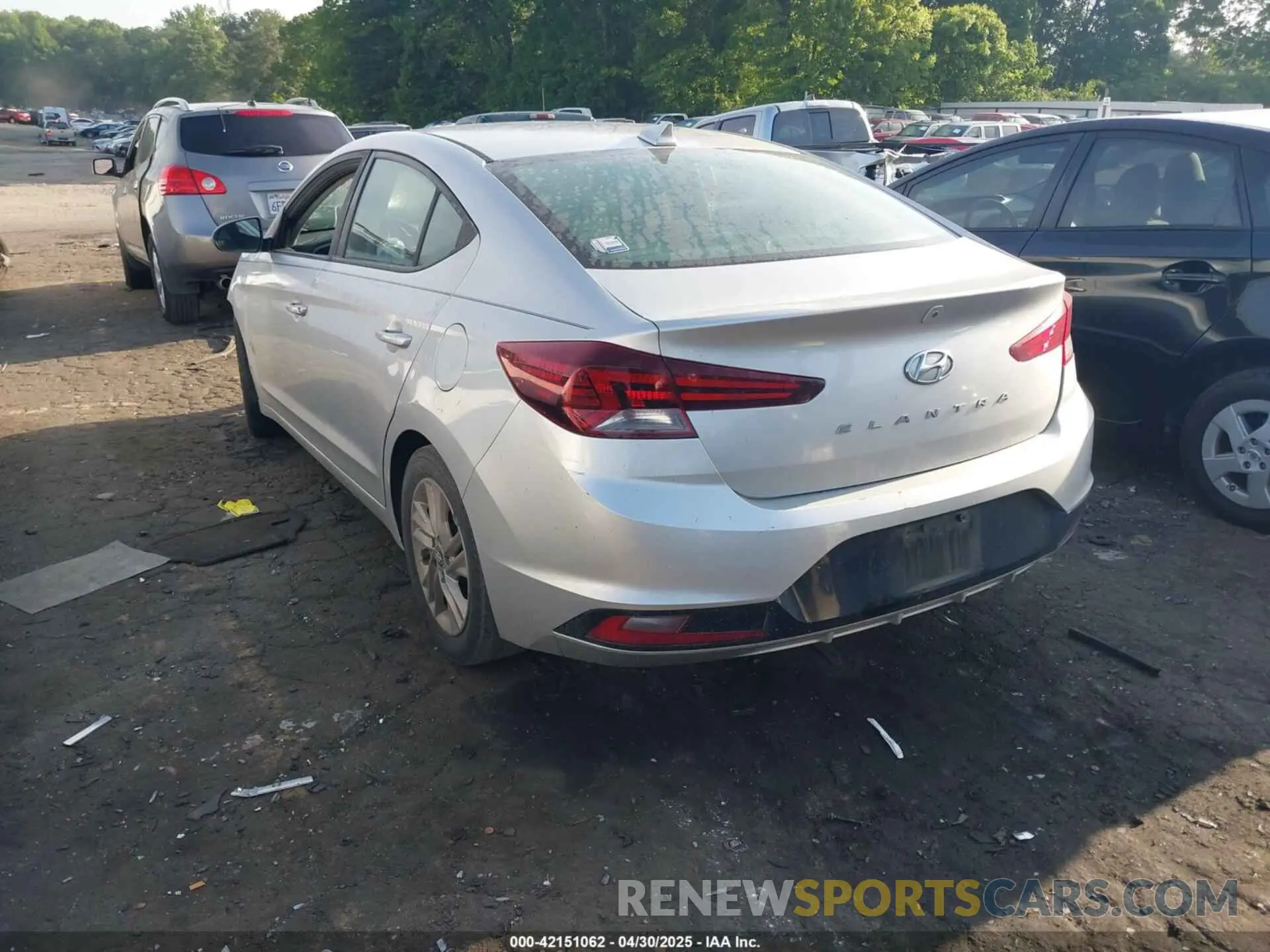 3 Photograph of a damaged car 5NPD84LF2KH441569 HYUNDAI ELANTRA 2019