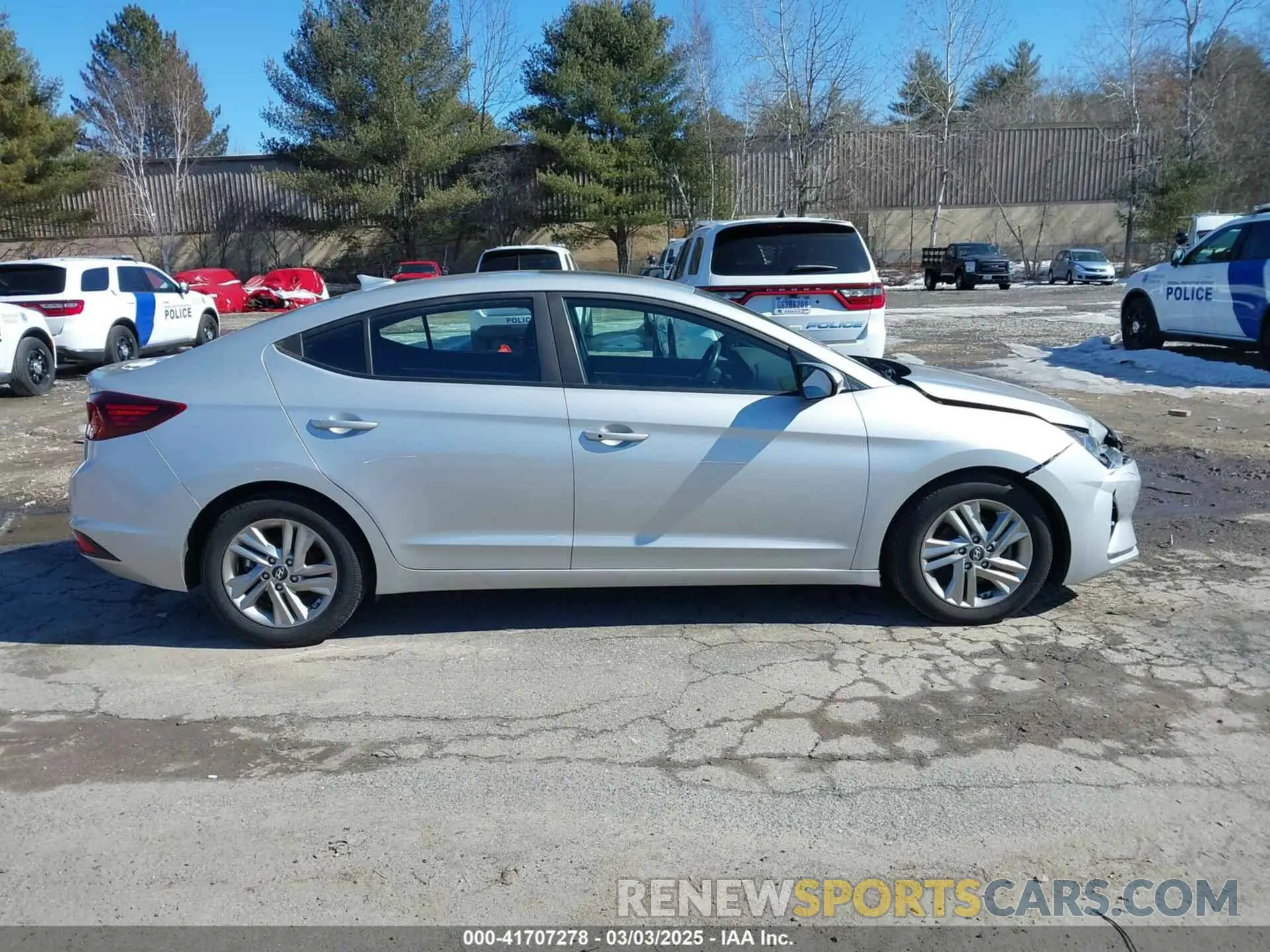 13 Photograph of a damaged car 5NPD84LF2KH449607 HYUNDAI ELANTRA 2019