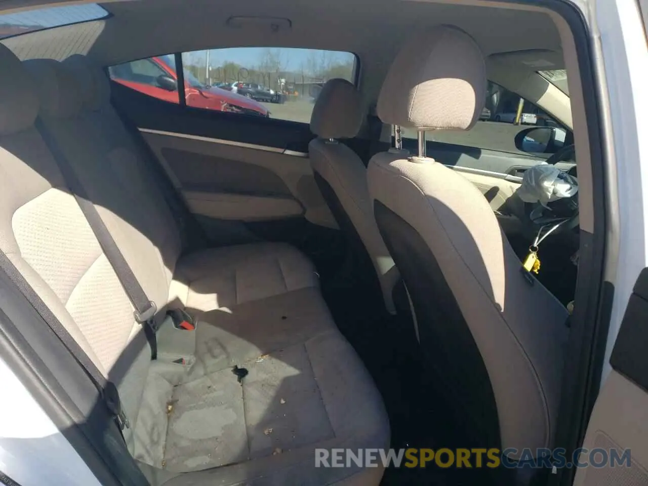 10 Photograph of a damaged car 5NPD84LF2KH455939 HYUNDAI ELANTRA 2019