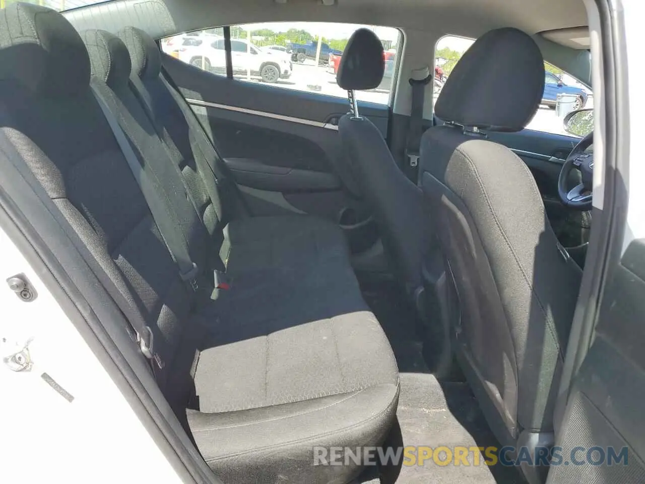 10 Photograph of a damaged car 5NPD84LF2KH457092 HYUNDAI ELANTRA 2019