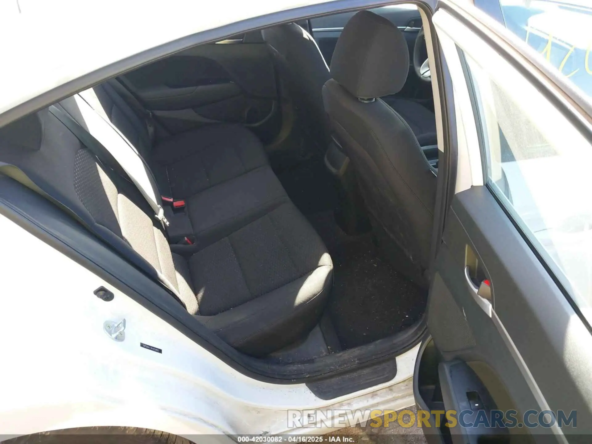 8 Photograph of a damaged car 5NPD84LF2KH459893 HYUNDAI ELANTRA 2019