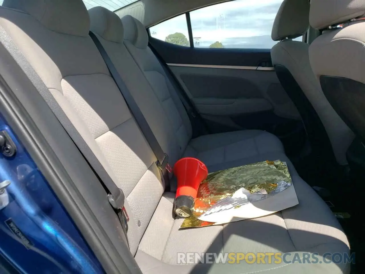 10 Photograph of a damaged car 5NPD84LF2KH468089 HYUNDAI ELANTRA 2019