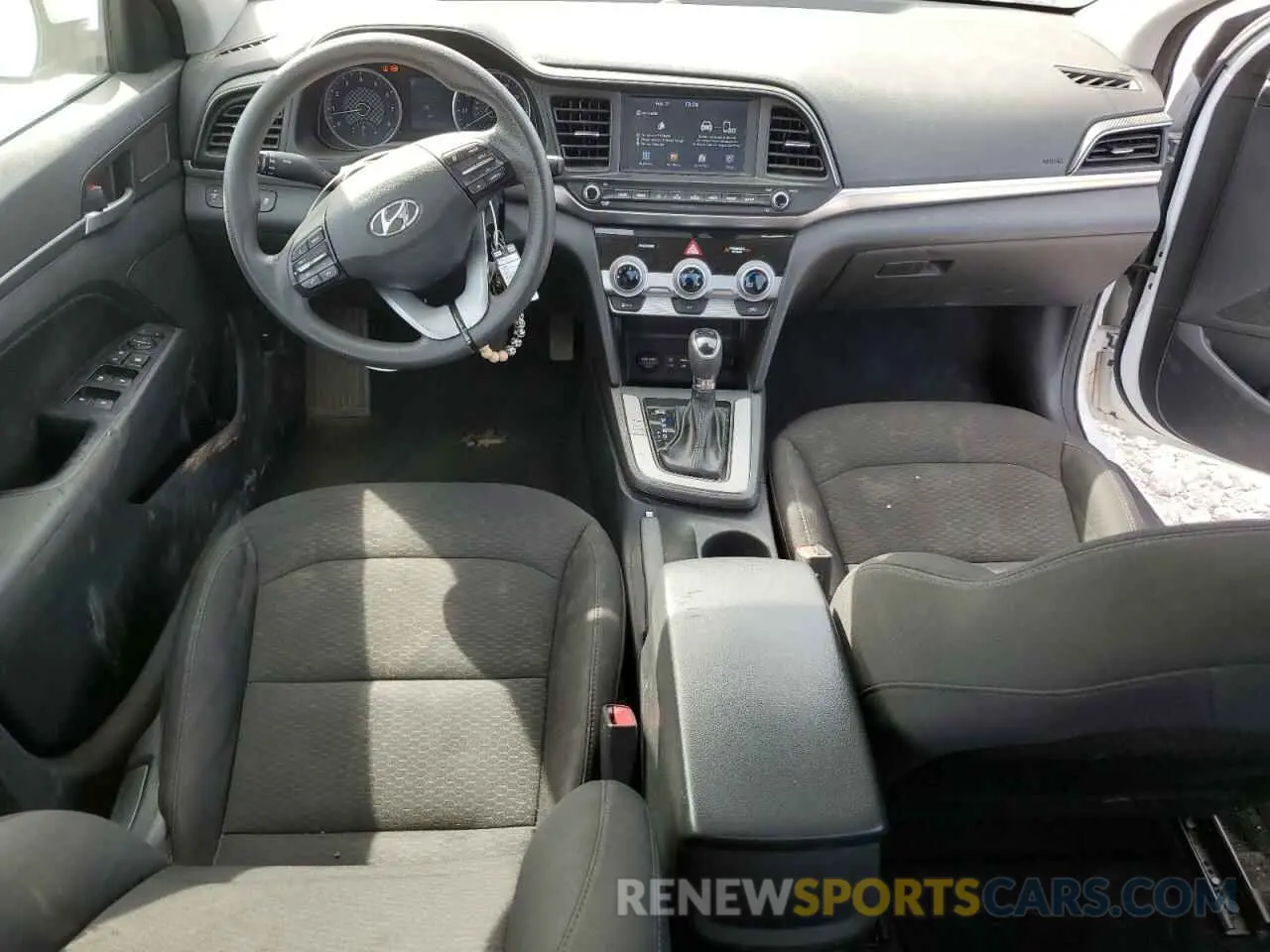 8 Photograph of a damaged car 5NPD84LF2KH482851 HYUNDAI ELANTRA 2019