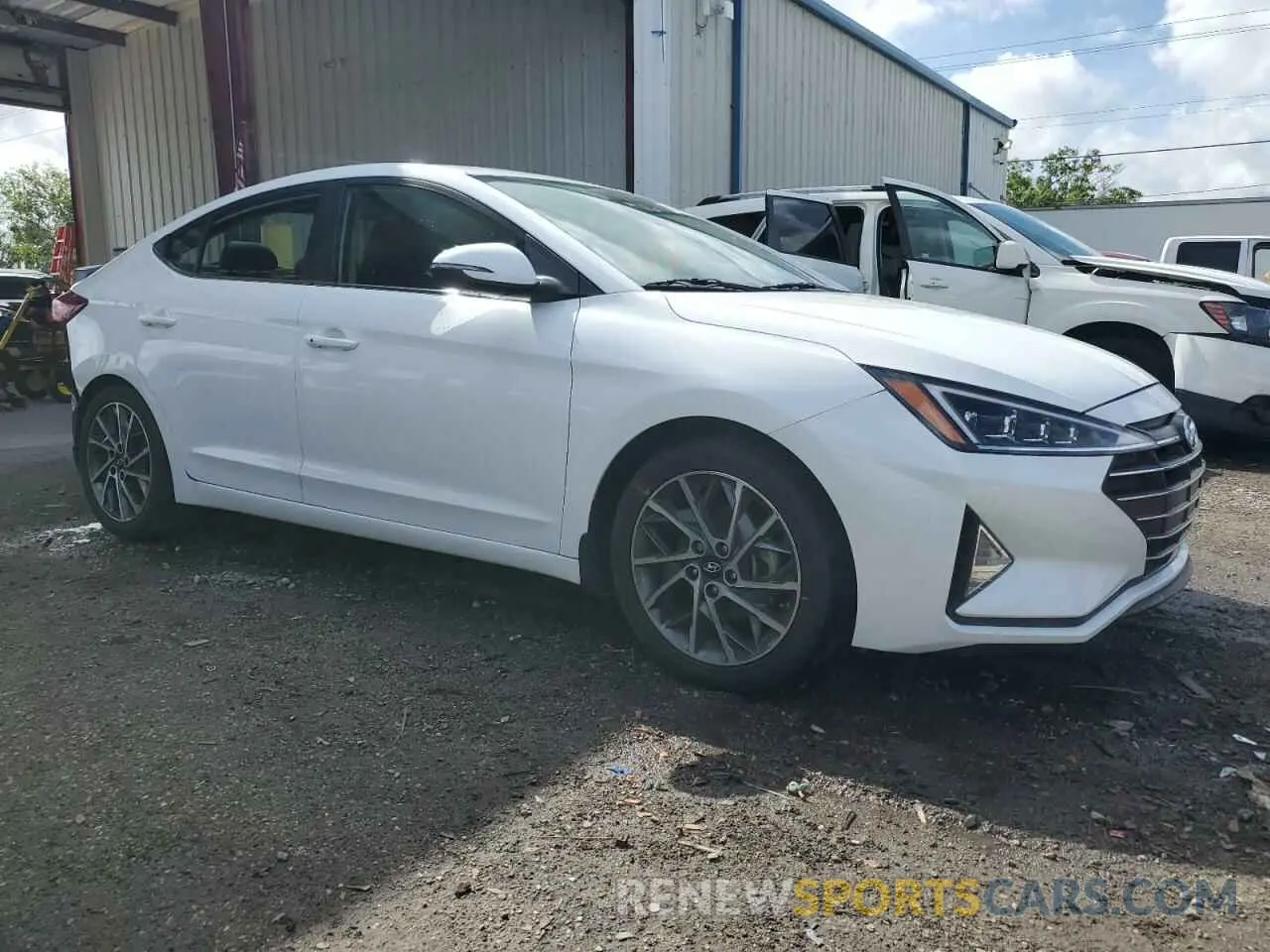4 Photograph of a damaged car 5NPD84LF2KH483711 HYUNDAI ELANTRA 2019