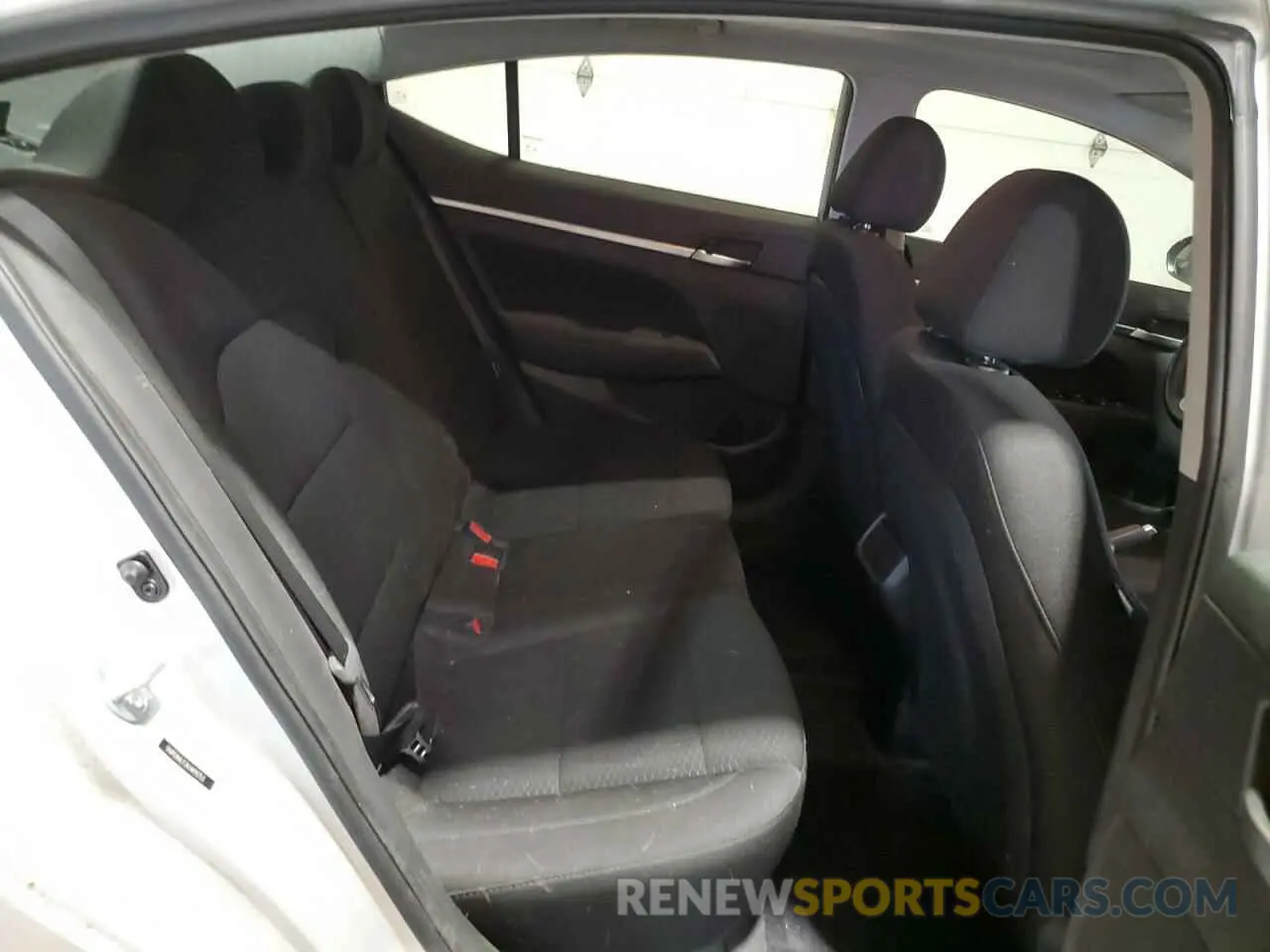 10 Photograph of a damaged car 5NPD84LF2KH493753 HYUNDAI ELANTRA 2019