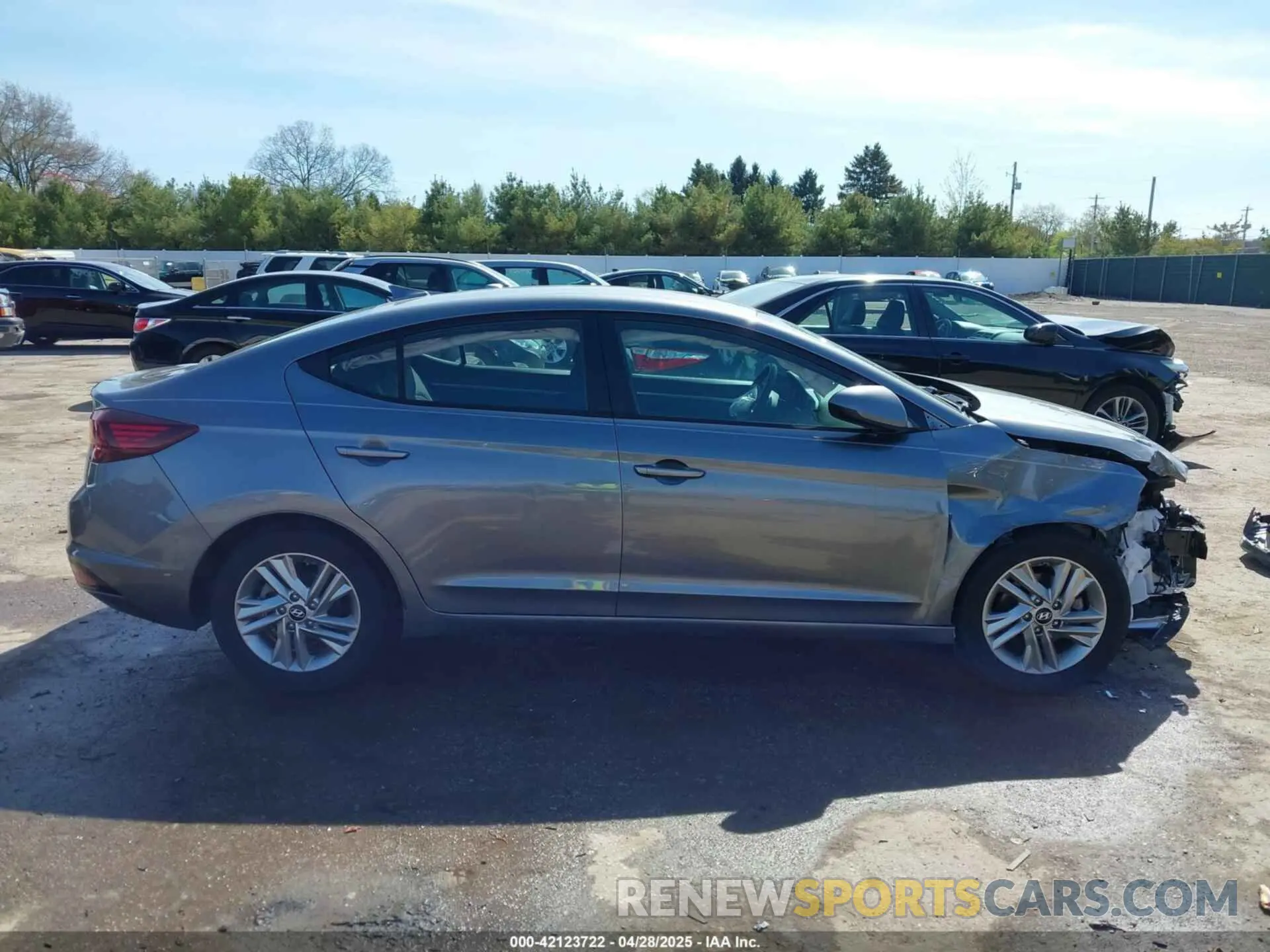 14 Photograph of a damaged car 5NPD84LF3KH405177 HYUNDAI ELANTRA 2019