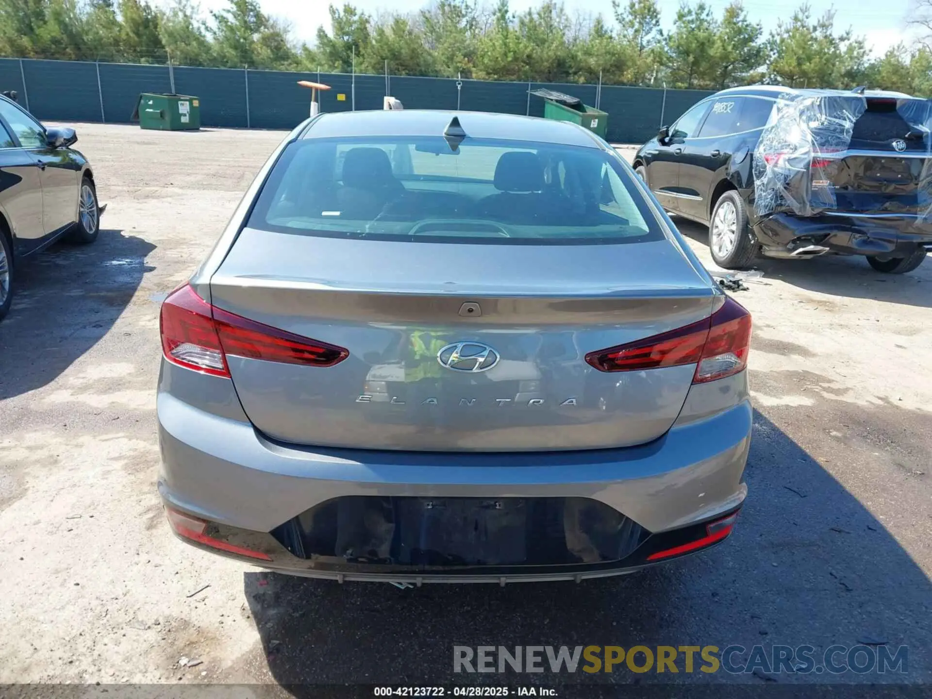 17 Photograph of a damaged car 5NPD84LF3KH405177 HYUNDAI ELANTRA 2019