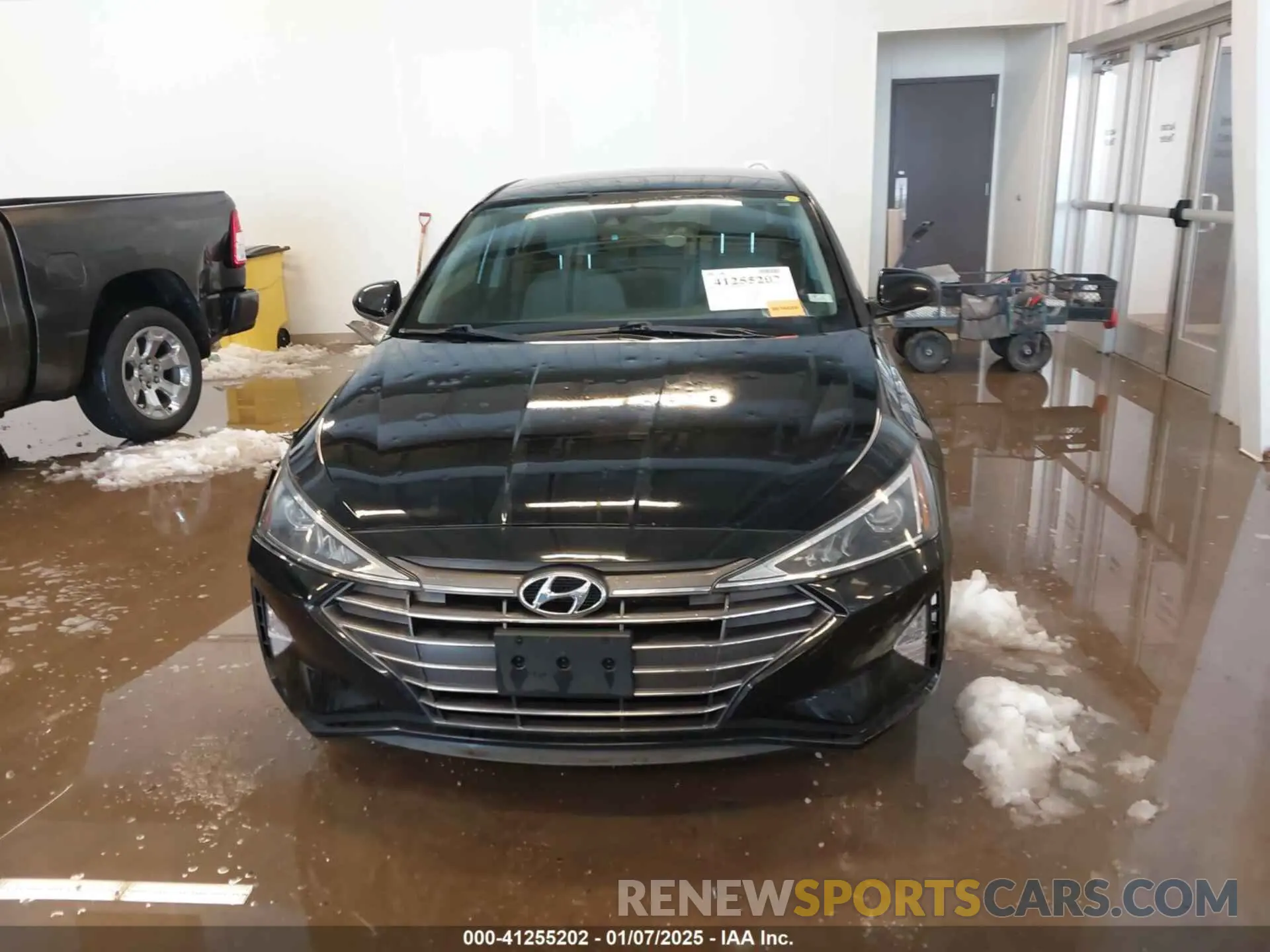 12 Photograph of a damaged car 5NPD84LF3KH405714 HYUNDAI ELANTRA 2019