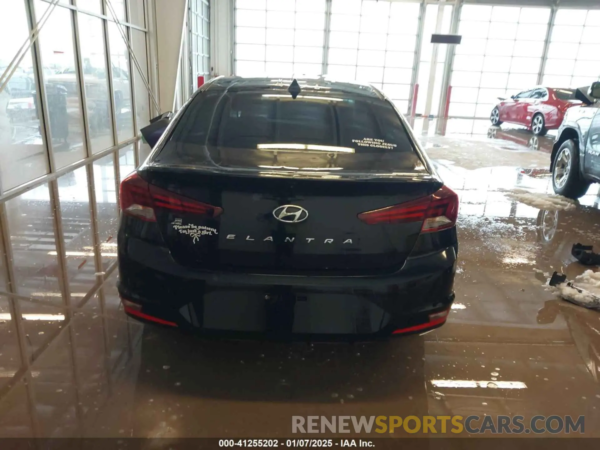 16 Photograph of a damaged car 5NPD84LF3KH405714 HYUNDAI ELANTRA 2019
