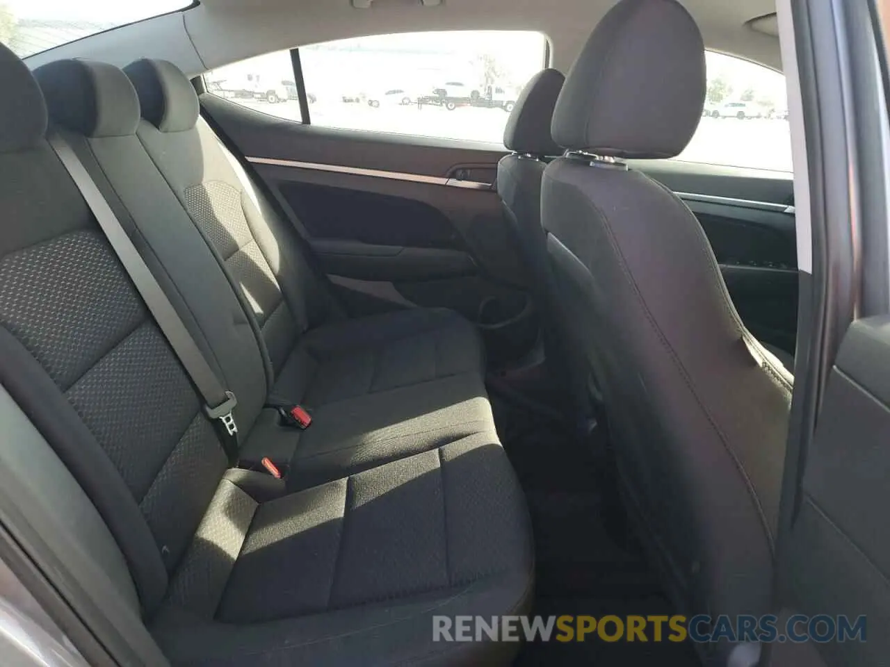 10 Photograph of a damaged car 5NPD84LF3KH414719 HYUNDAI ELANTRA 2019