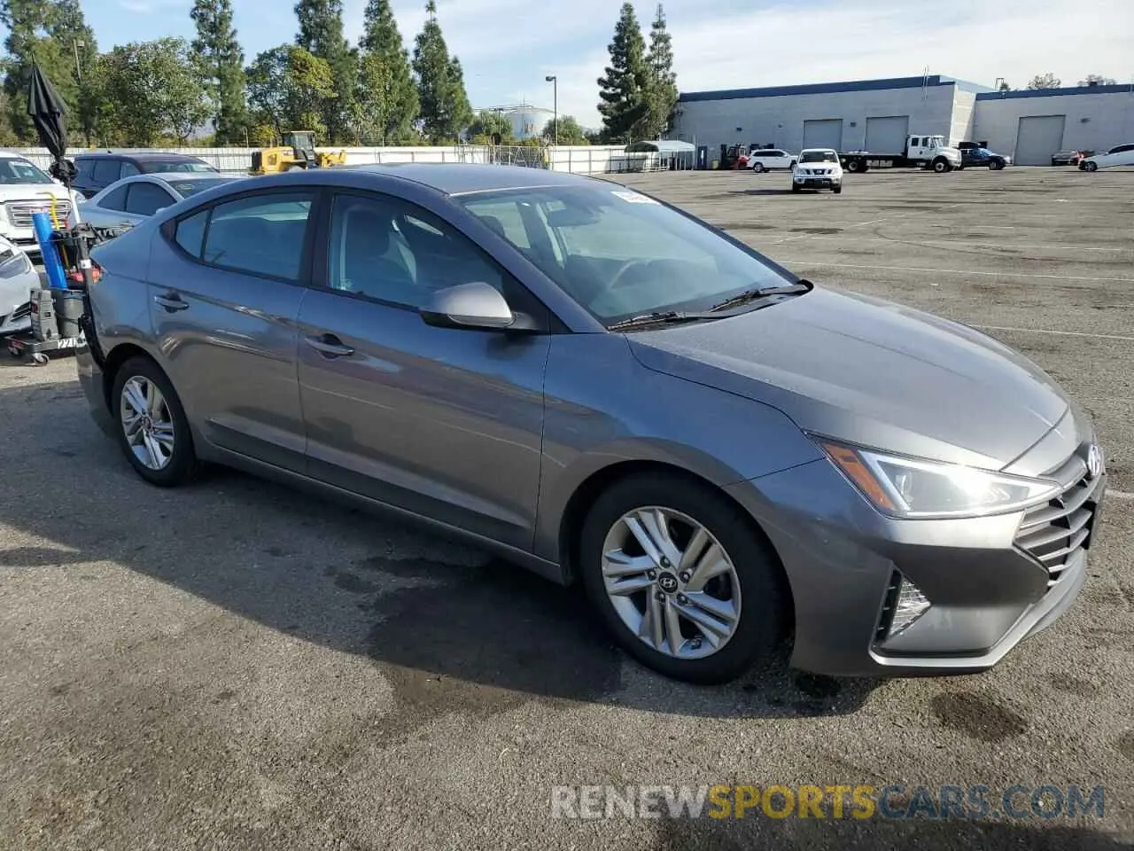 4 Photograph of a damaged car 5NPD84LF3KH414719 HYUNDAI ELANTRA 2019