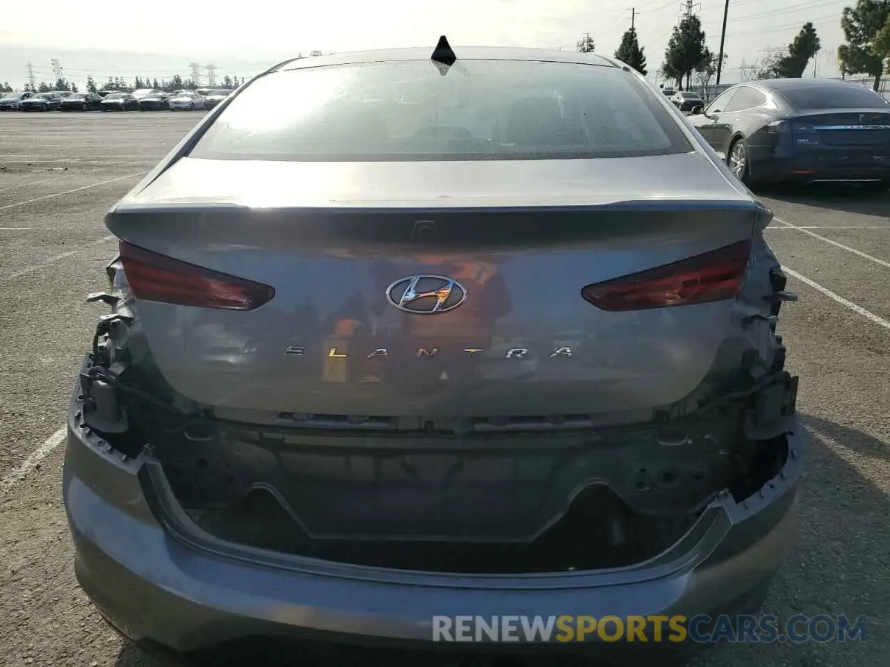 6 Photograph of a damaged car 5NPD84LF3KH414719 HYUNDAI ELANTRA 2019