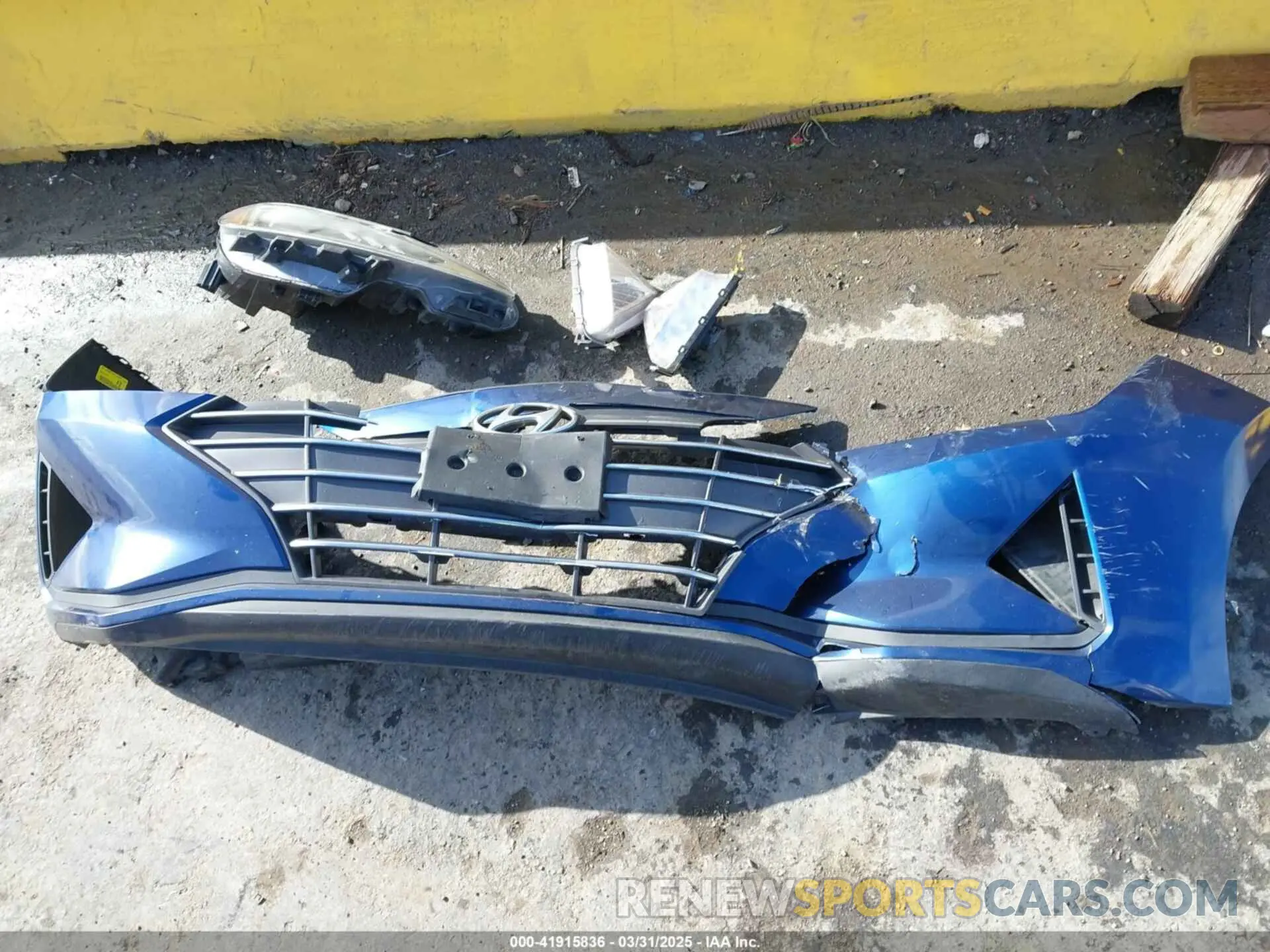 12 Photograph of a damaged car 5NPD84LF3KH419838 HYUNDAI ELANTRA 2019